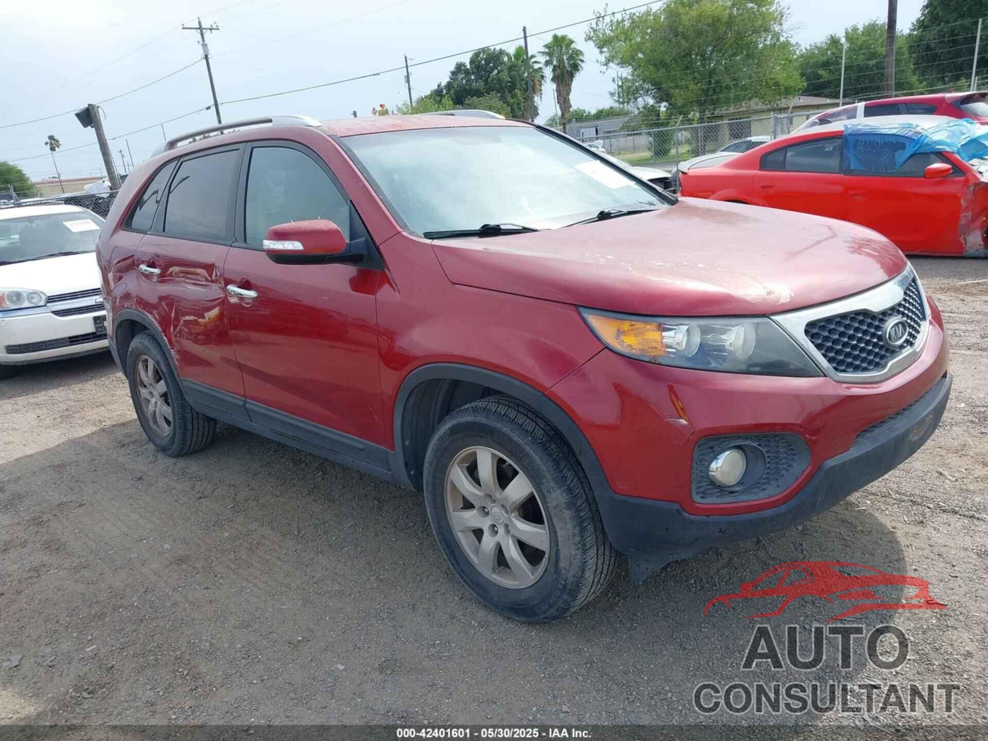 KIA SORENTO 2011 - 5XYKT3A10BG006712