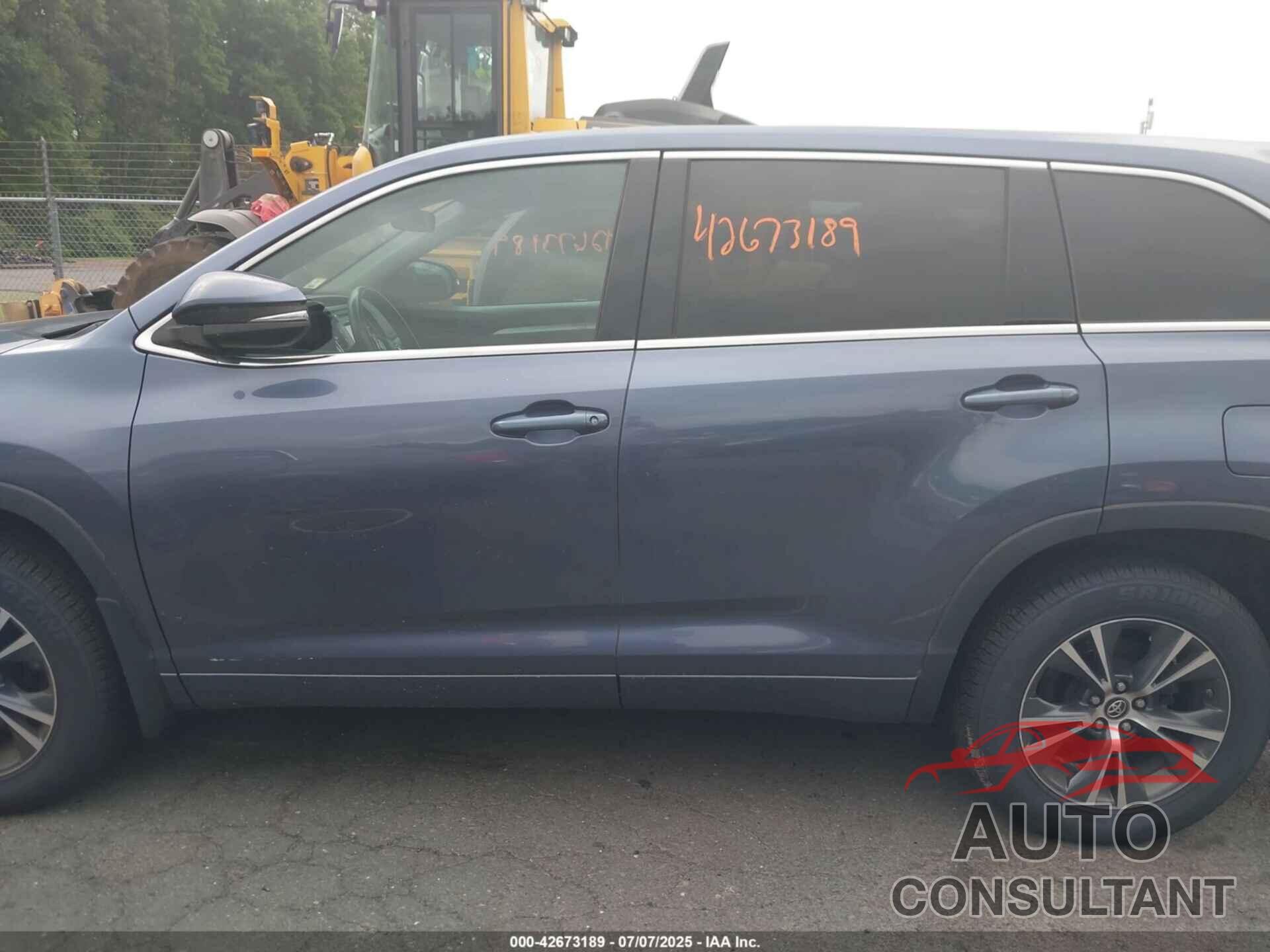 TOYOTA HIGHLANDER 2018 - 5TDBZRFH8JS875311