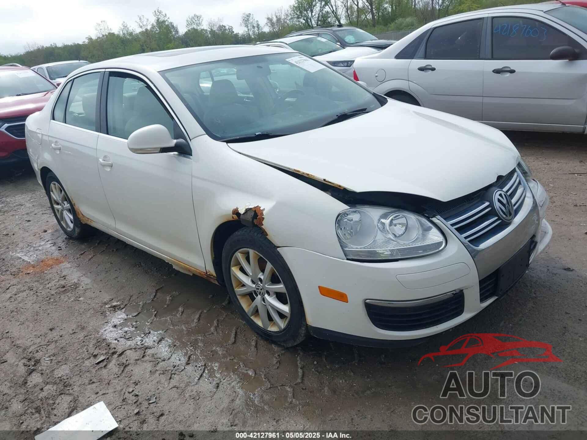 VOLKSWAGEN JETTA 2010 - 3VWRZ7AJ2AM034224