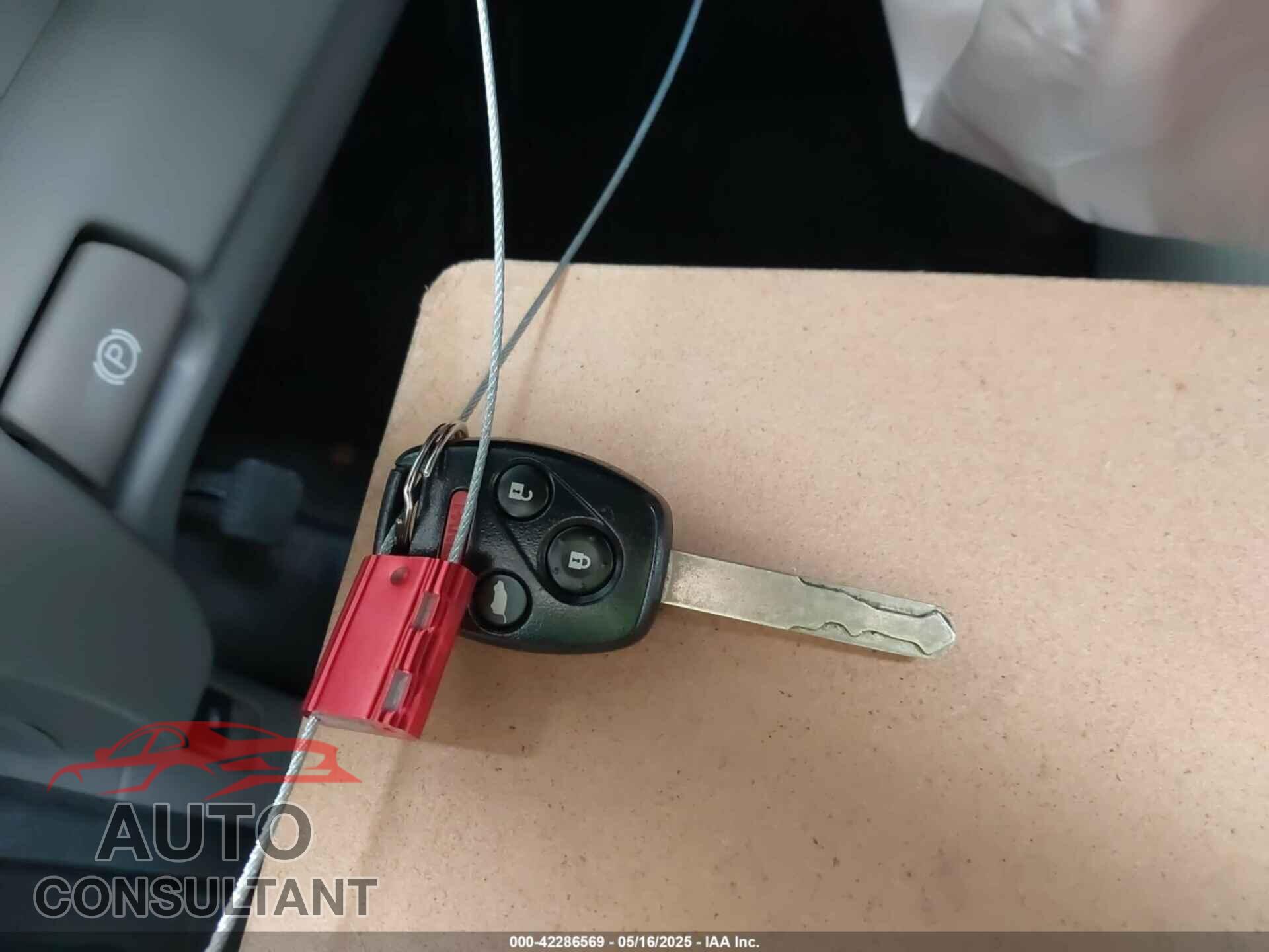 HONDA PILOT 2013 - 5FNYF3H25DB002004