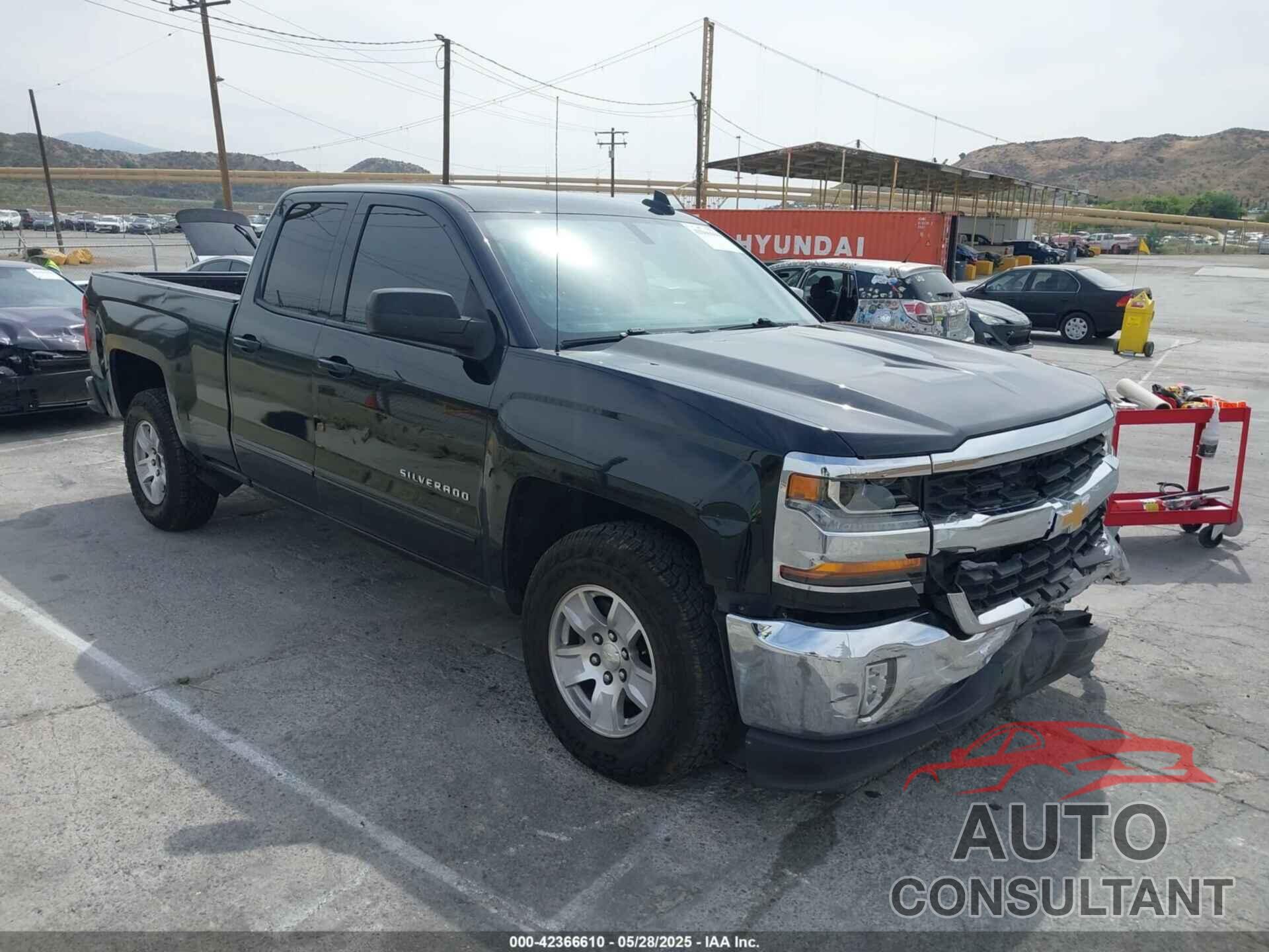 CHEVROLET SILVERADO 1500 2018 - 1GCRCREC8JZ203611