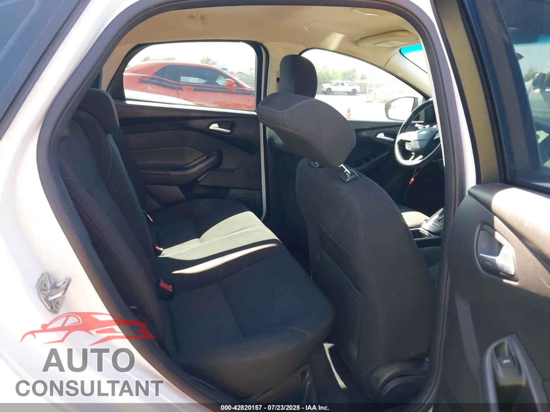FORD FOCUS 2015 - 1FADP3F29FL287178