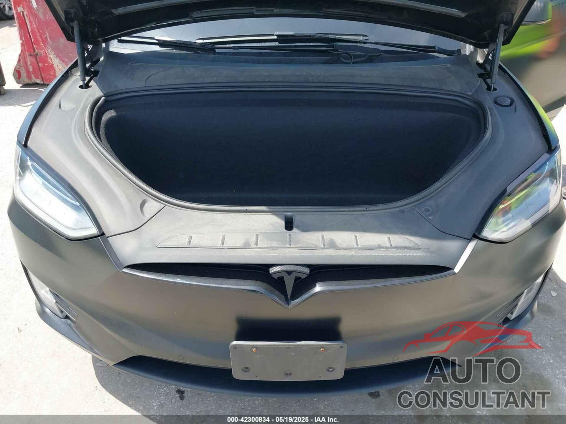 TESLA MODEL X 2018 - 5YJXCAE20JF142289