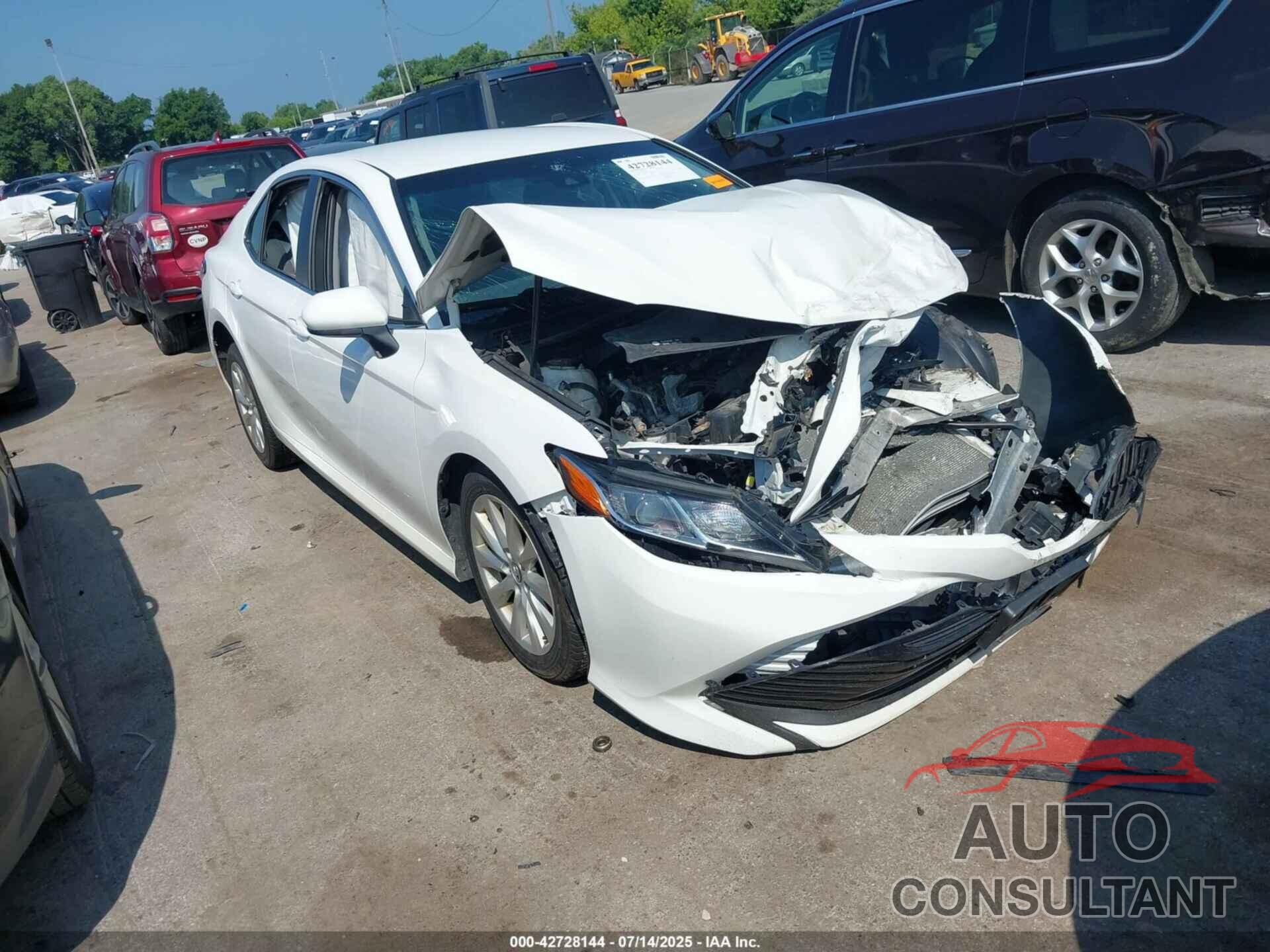 TOYOTA CAMRY 2018 - 4T1B11HK9JU590996