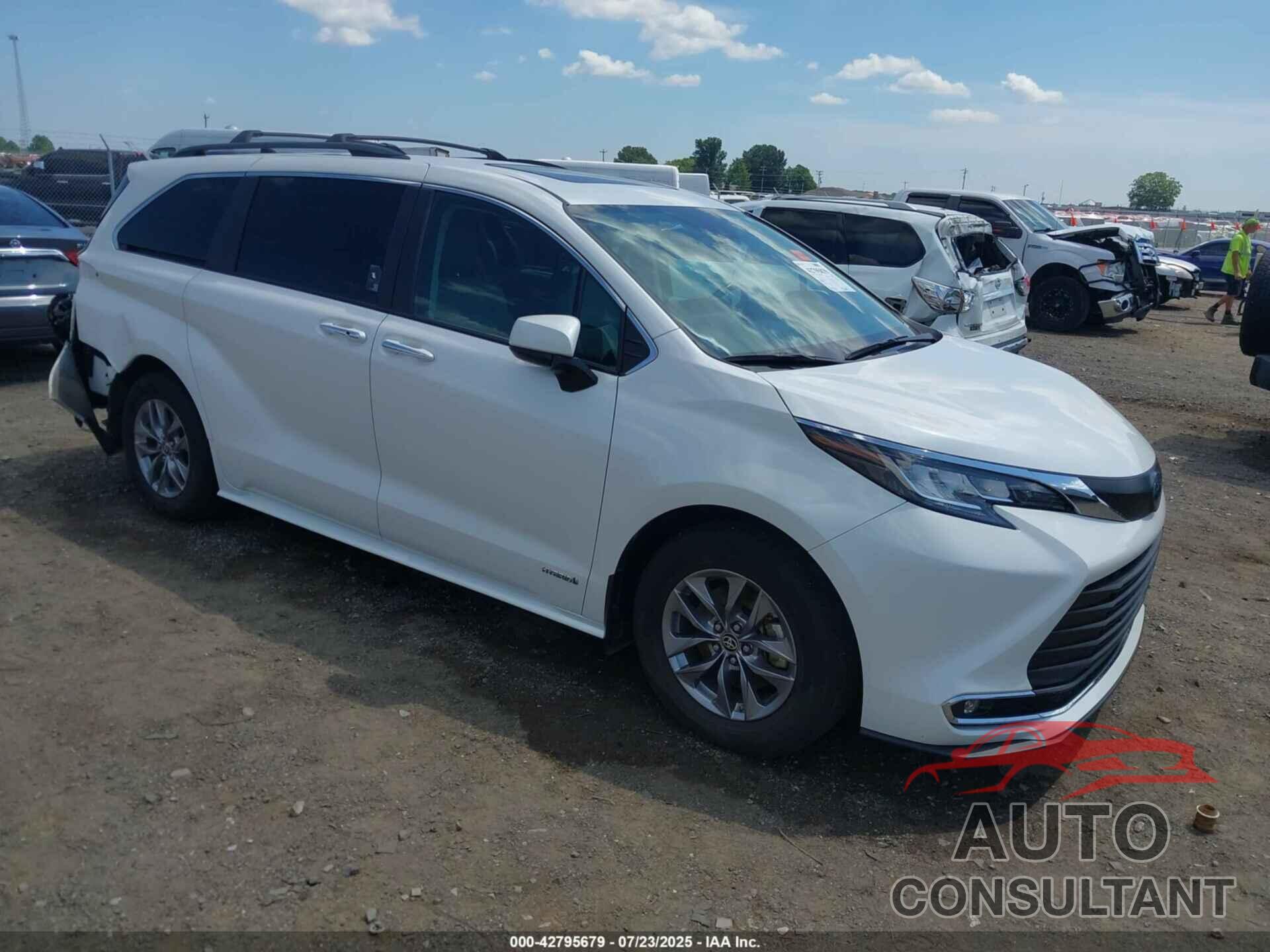 TOYOTA SIENNA 2021 - 5TDYRKEC0MS031047