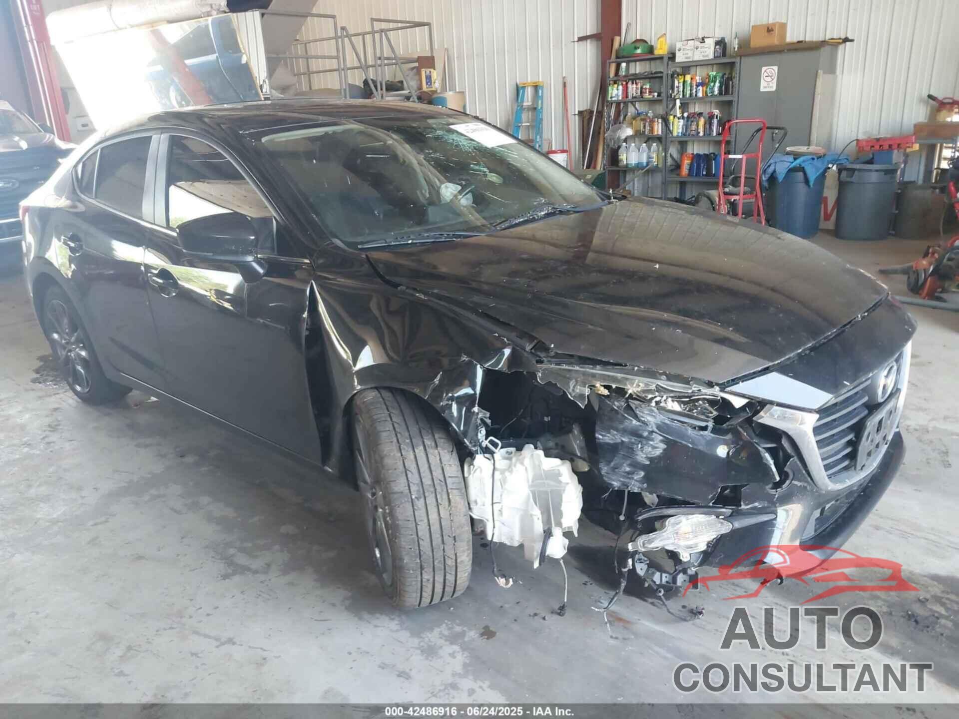 MAZDA MAZDA3 2018 - 3MZBN1V38JM265263