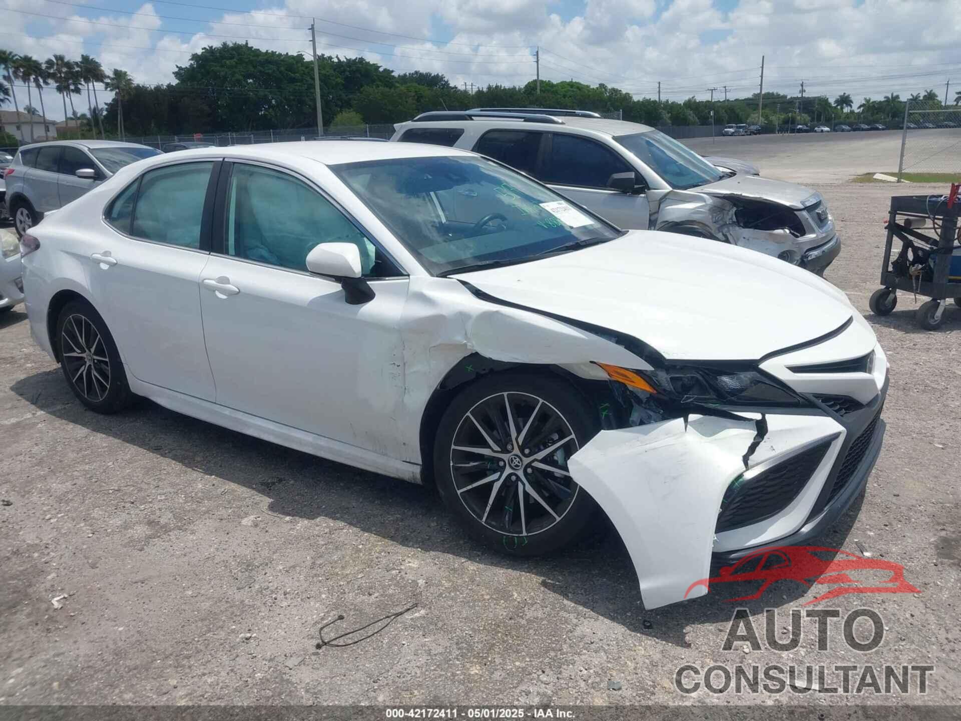 TOYOTA CAMRY 2024 - 4T1G11AK1RU888888
