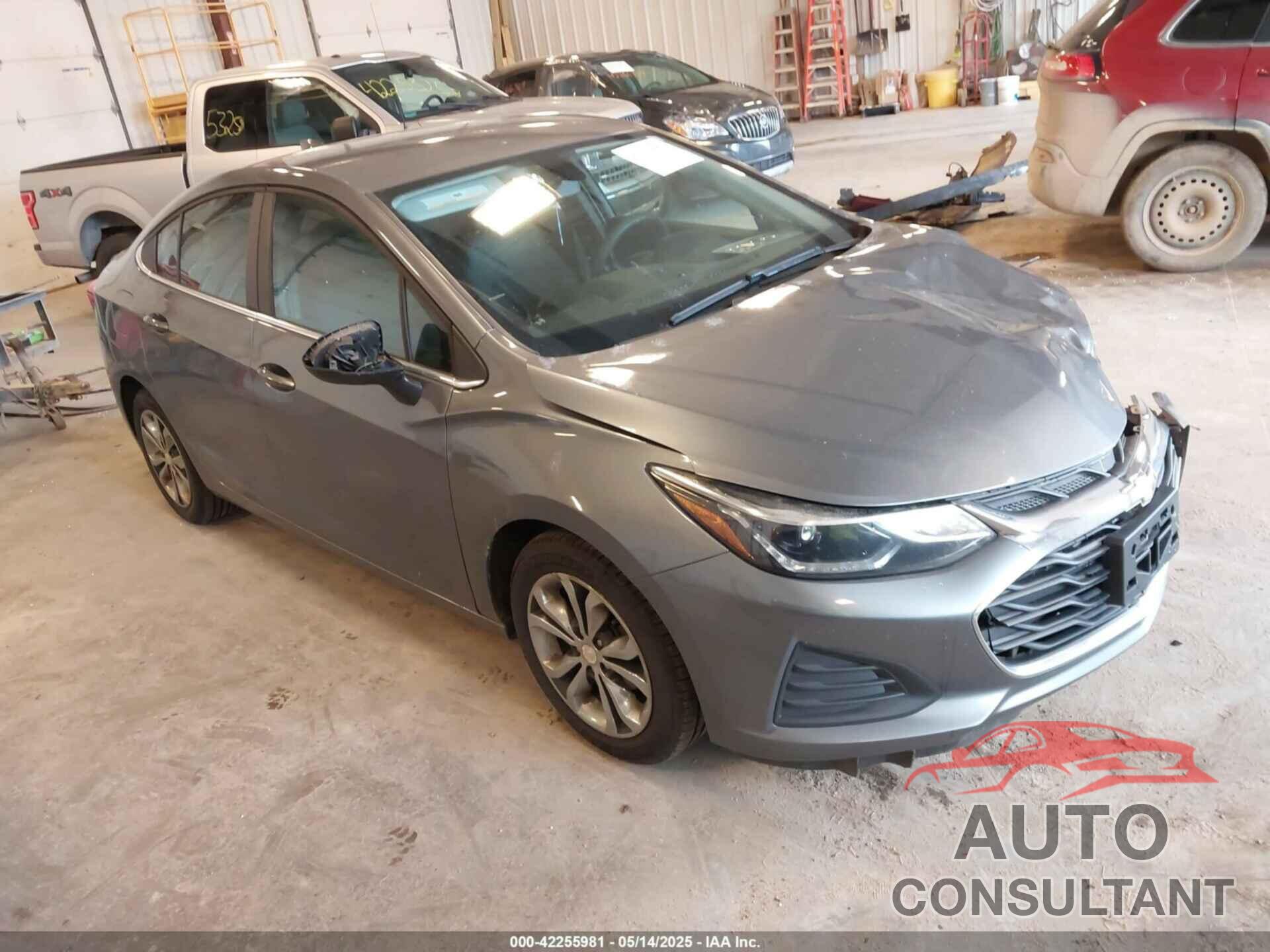 CHEVROLET CRUZE 2019 - 1G1BE5SM8K7139173