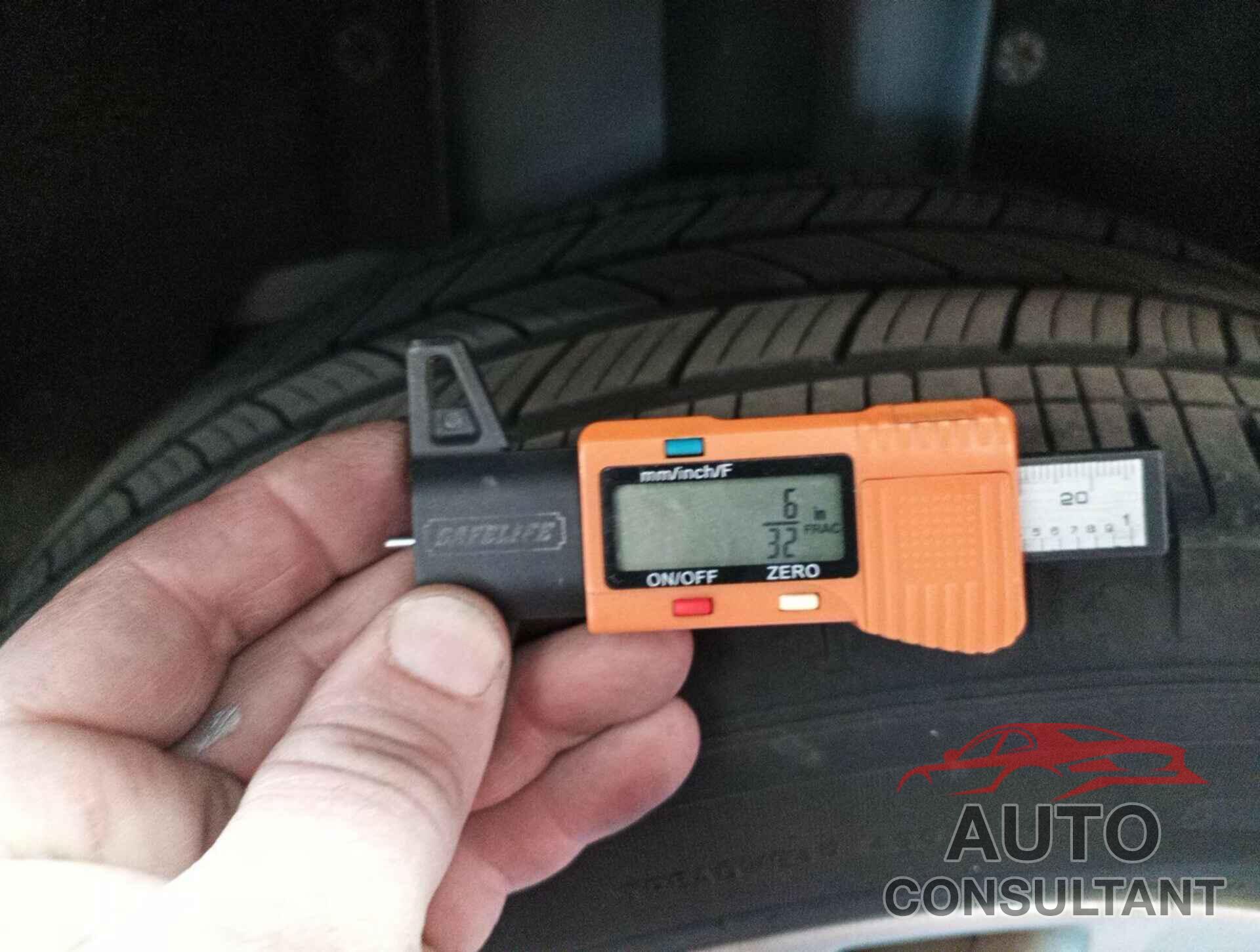 FORD ESCAPE 2018 - 1FMCU9GD9JUB97870