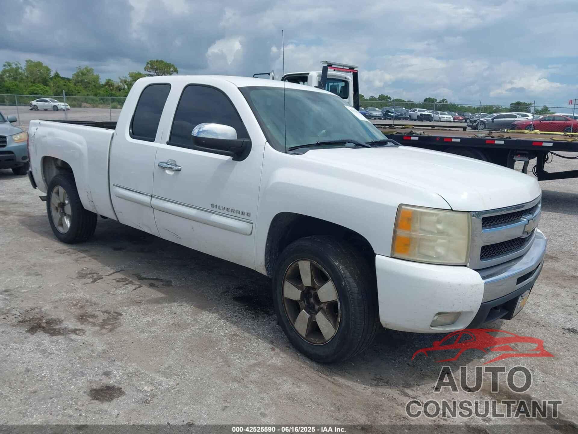 CHEVROLET SILVERADO 1500 2011 - 1GCRCSE05BZ436733