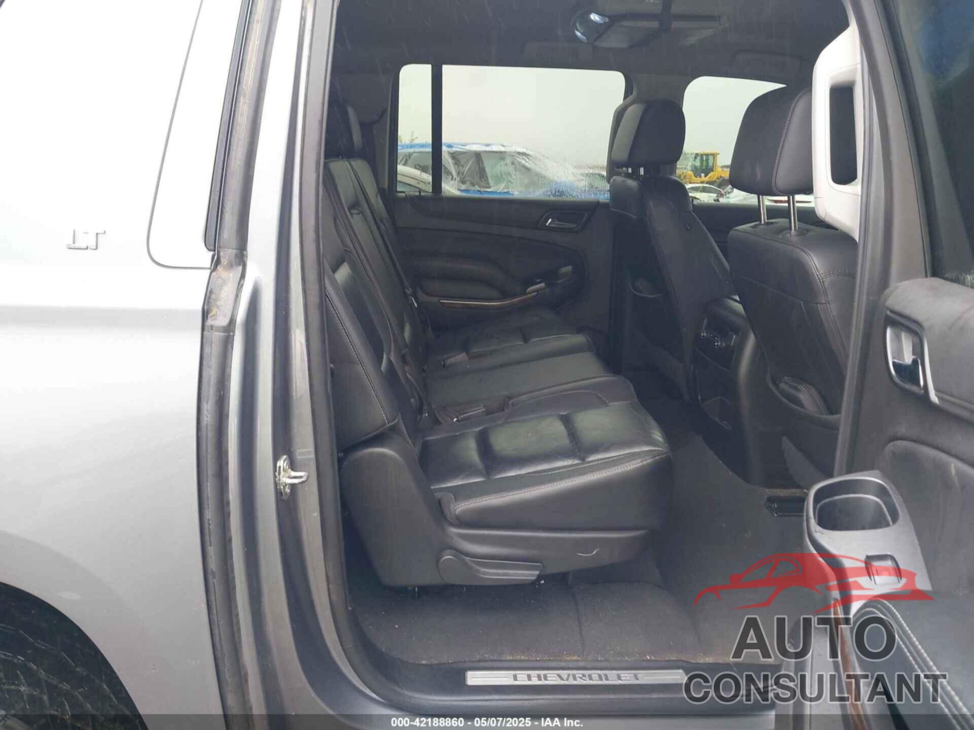 CHEVROLET SUBURBAN 2019 - 1GNSKHKCXKR405555