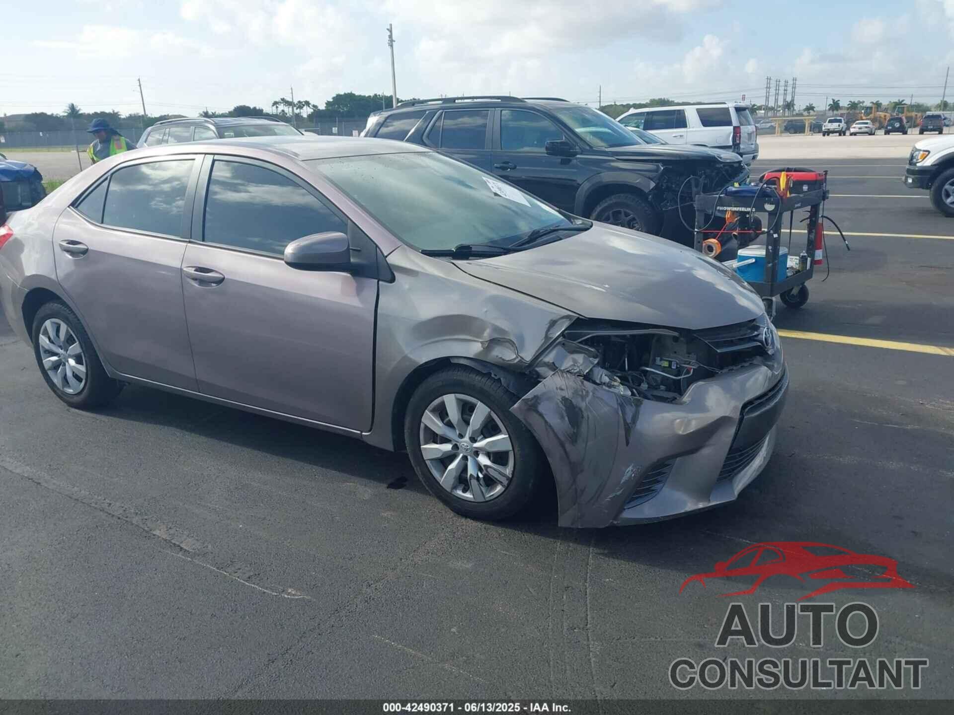 TOYOTA COROLLA 2015 - 5YFBURHE9FP335953