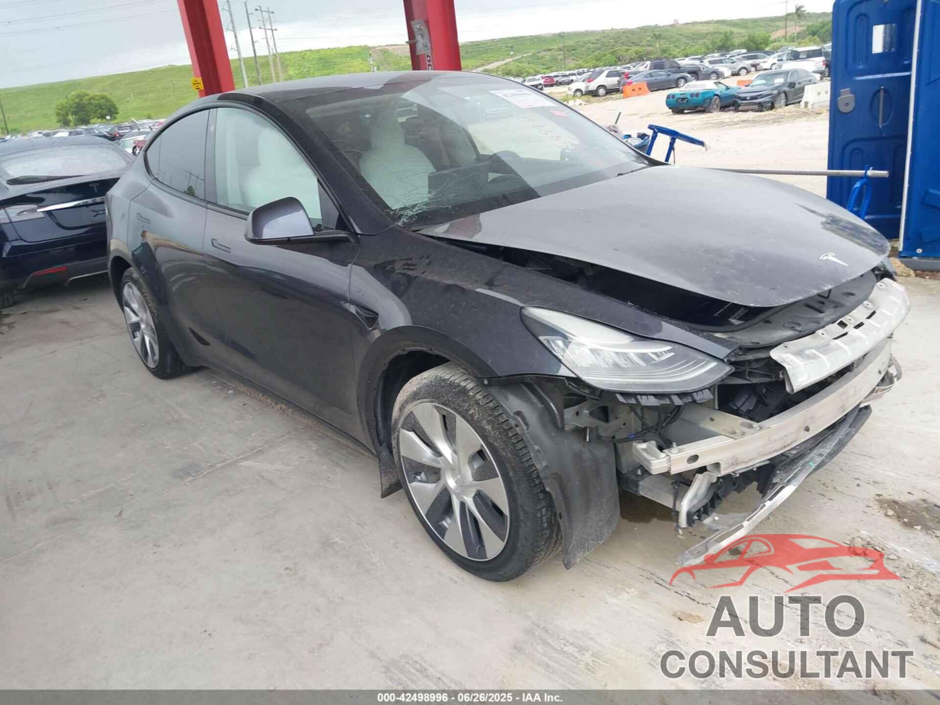 TESLA MODEL Y 2021 - 5YJYGDEE3MF140335