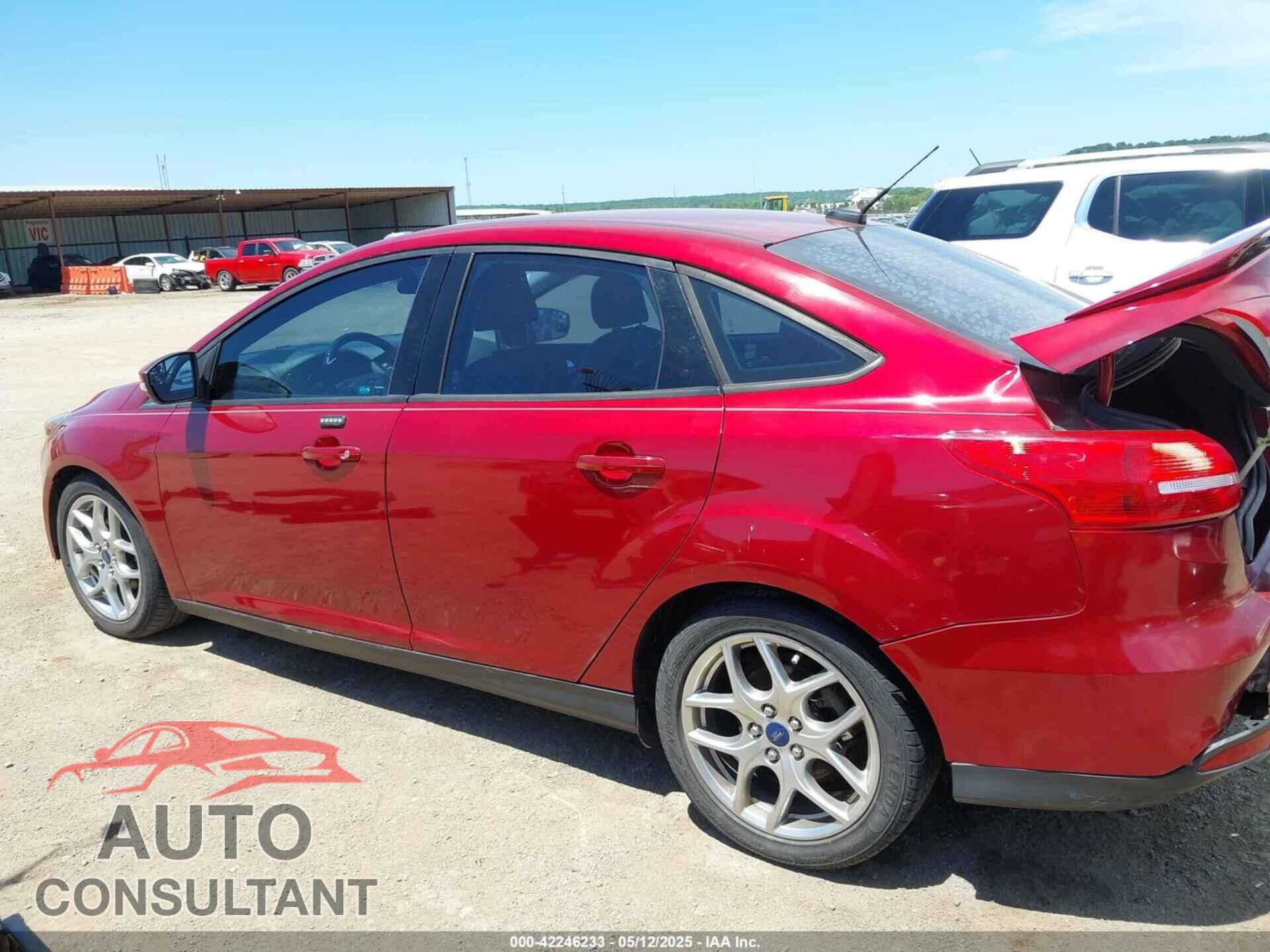FORD FOCUS 2015 - 1FADP3F27FL210700