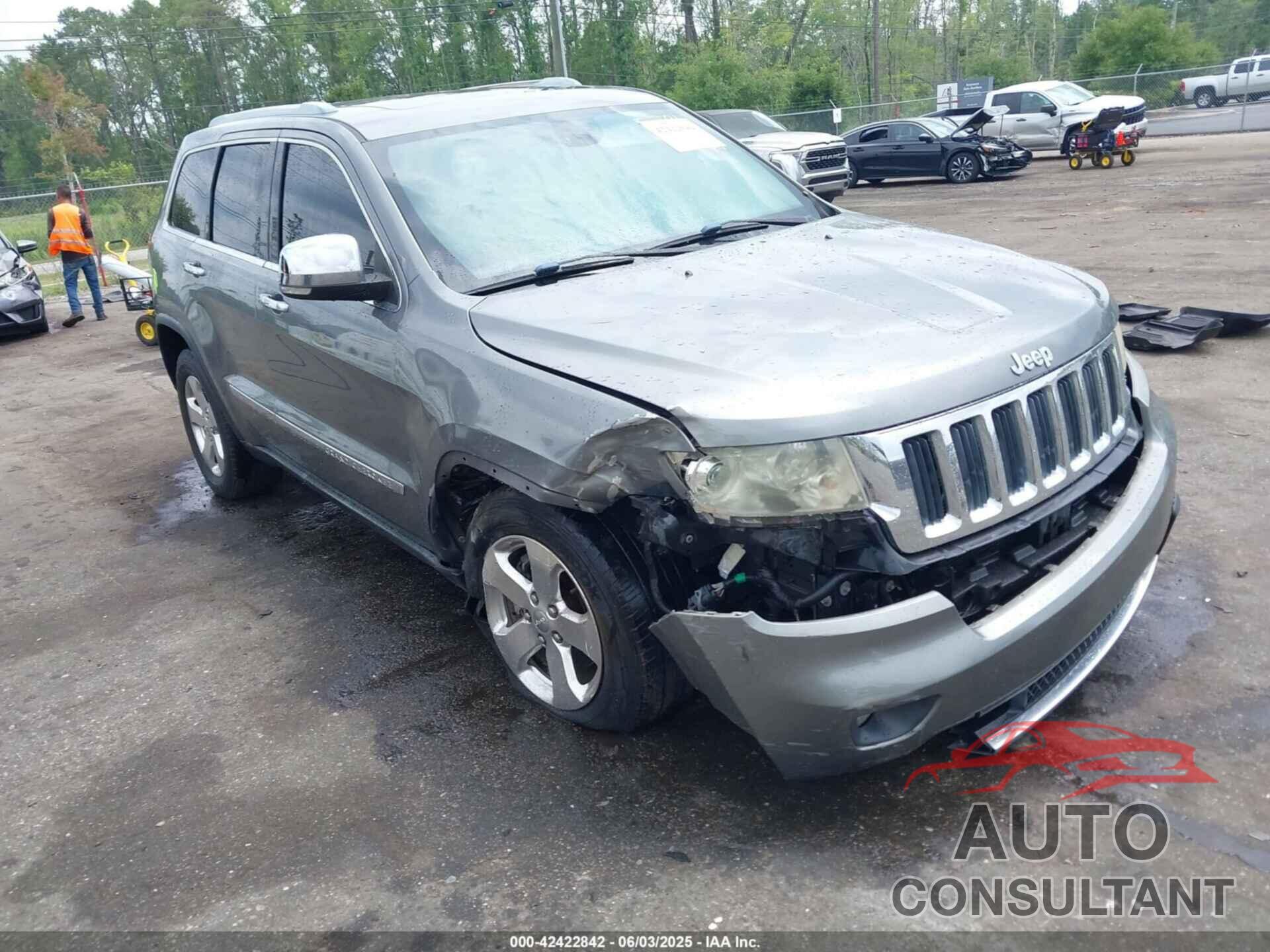JEEP GRAND CHEROKEE 2011 - 1J4RS5GG6BC745820