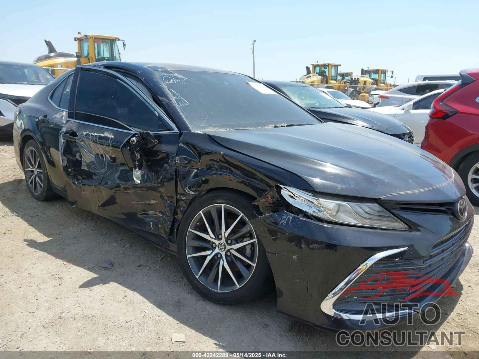 TOYOTA CAMRY 2021 - 4T1F11AK0MU446852
