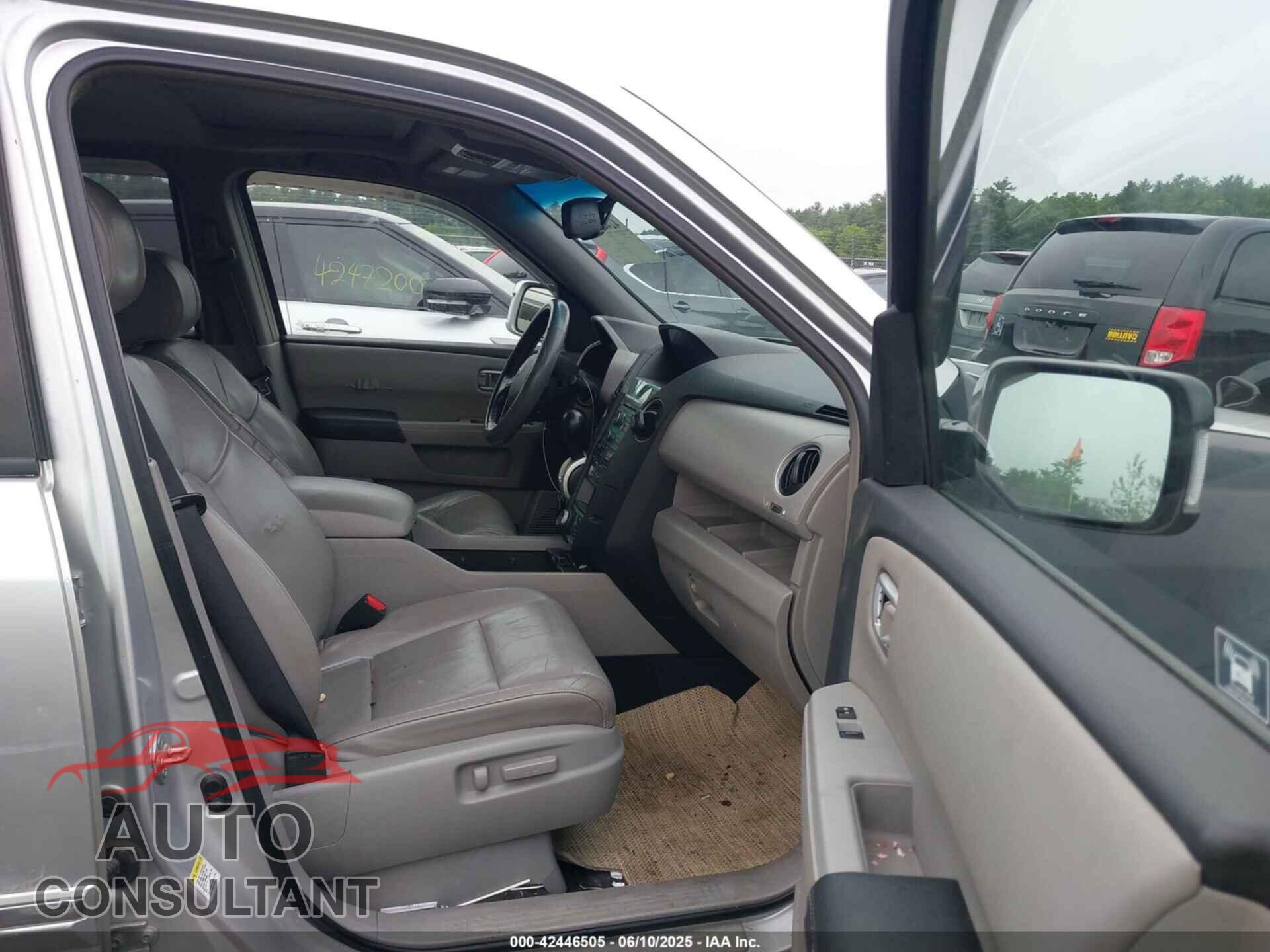HONDA PILOT 2009 - 5FNYF48879B022806