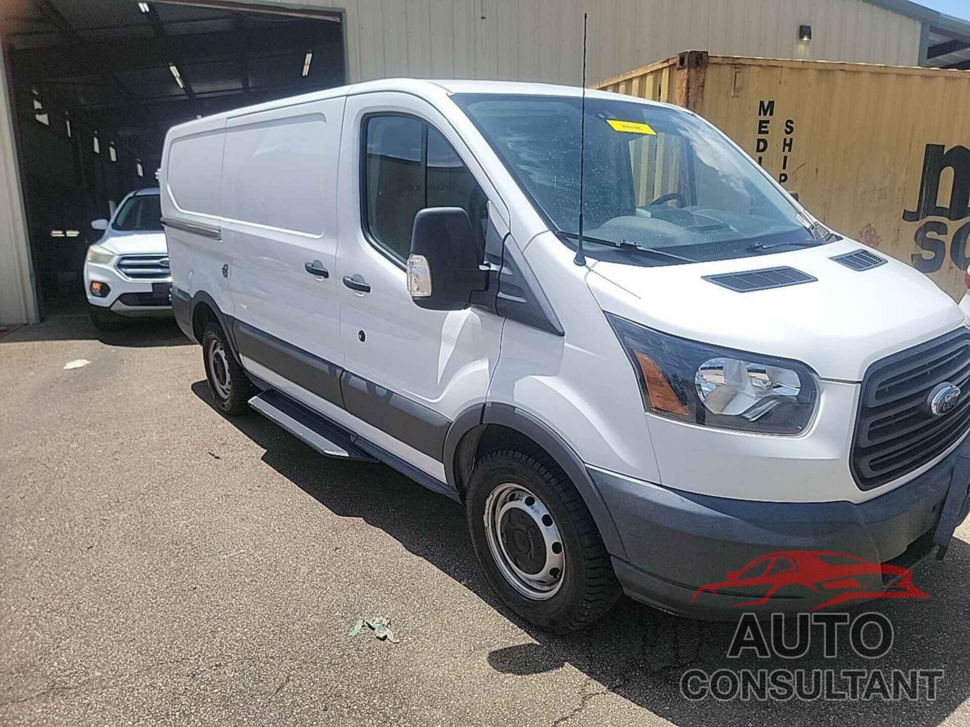 FORD TRANSIT-250 2018 - 1FTYR1YM6JKA30051