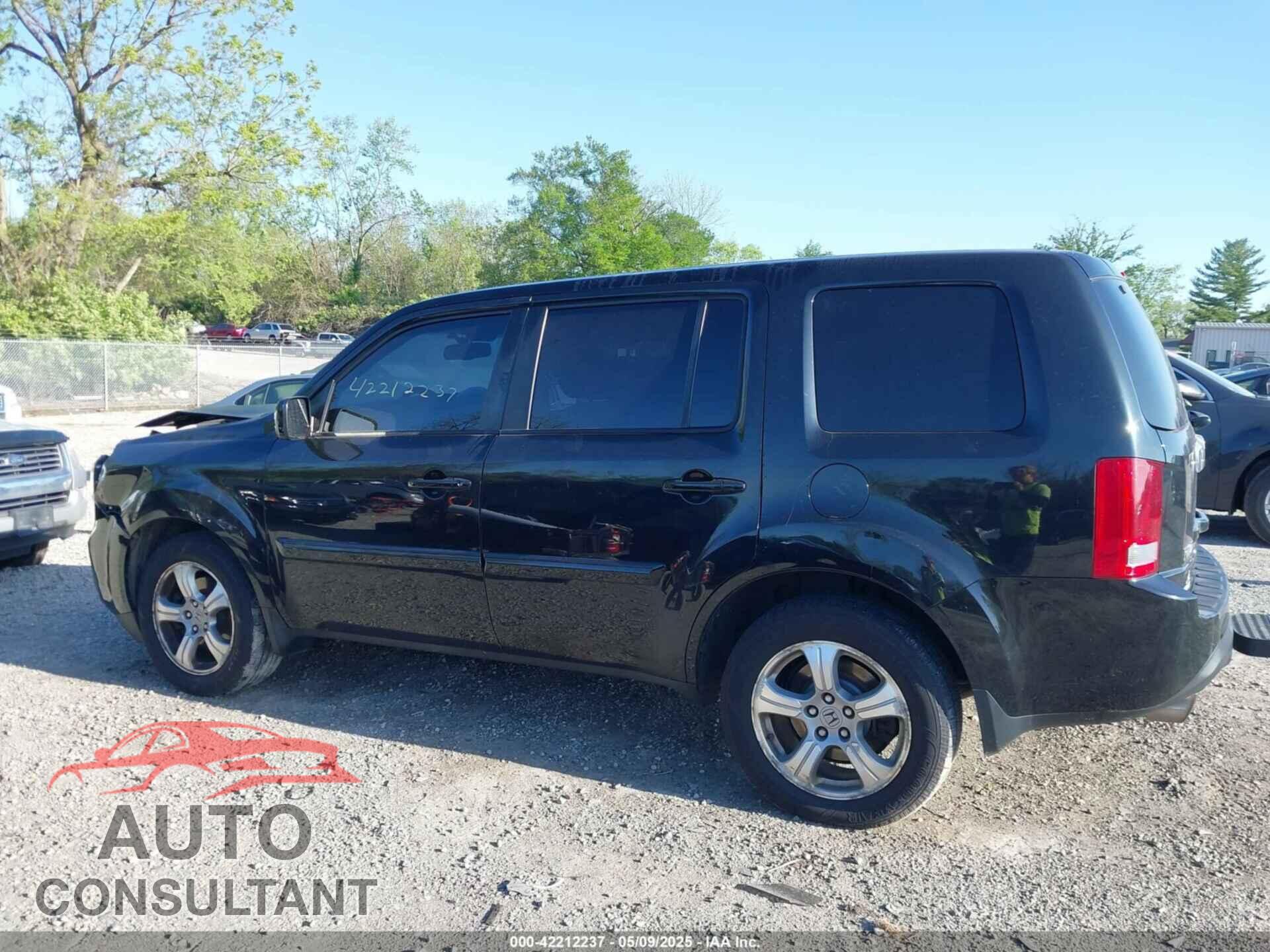 HONDA PILOT 2015 - 5FNYF4H64FB001776