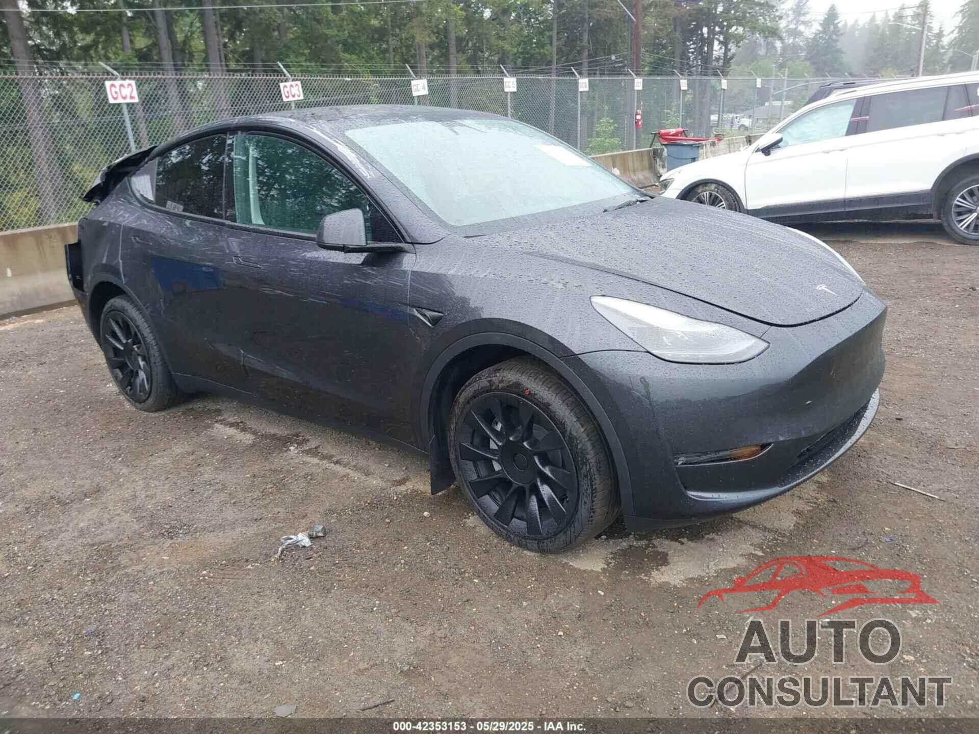 TESLA MODEL Y 2025 - 7SAYGDEE5SF262744