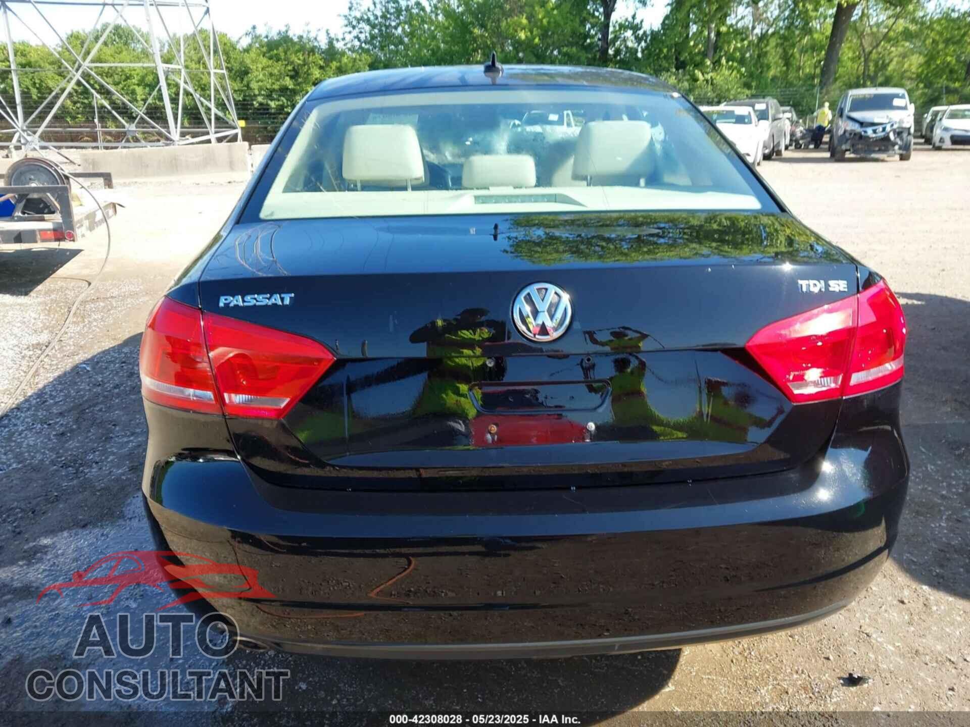 VOLKSWAGEN PASSAT 2014 - 1VWBN7A37EC002696