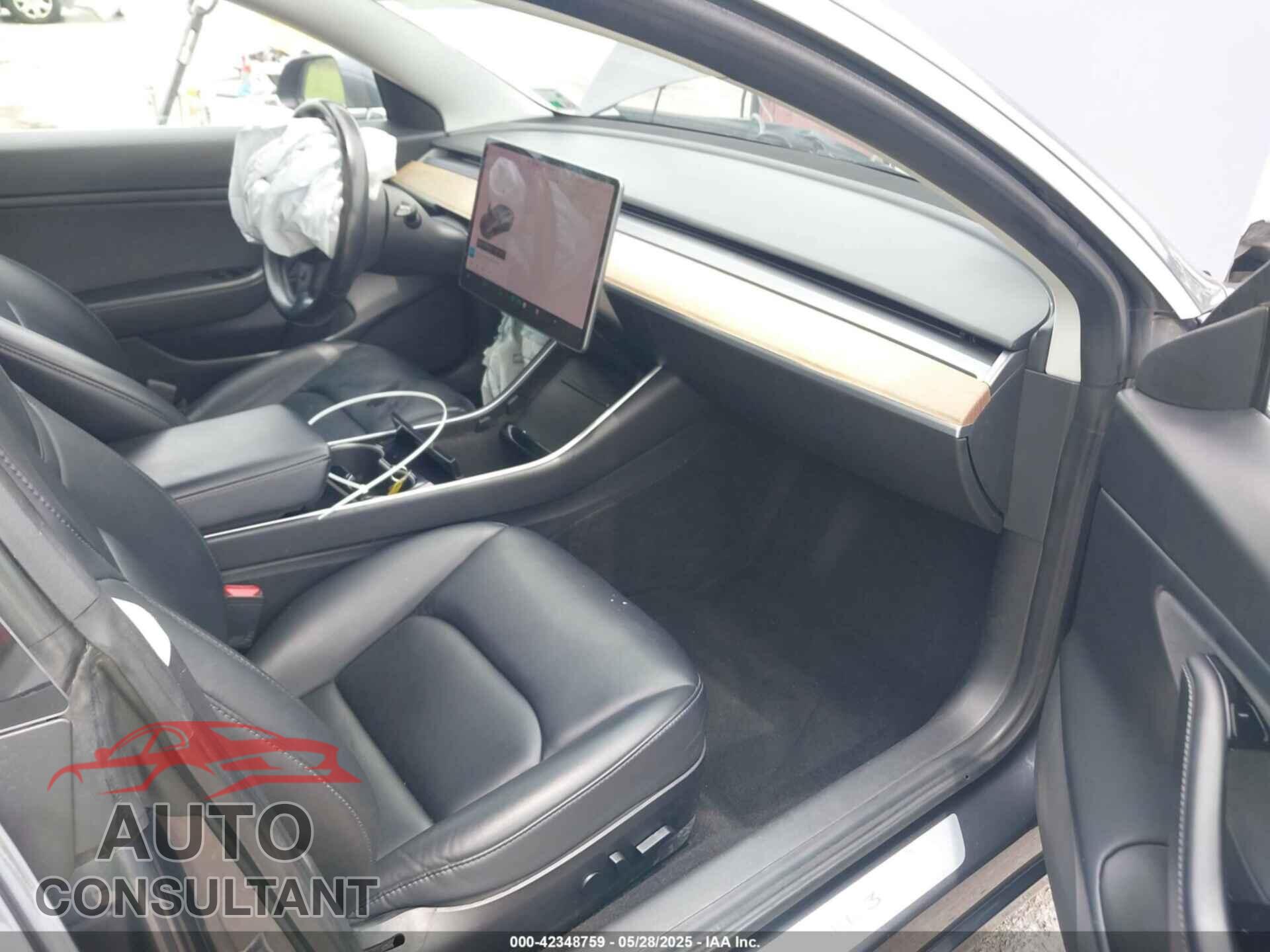 TESLA MODEL 3 2018 - 5YJ3E1EA8JF110092