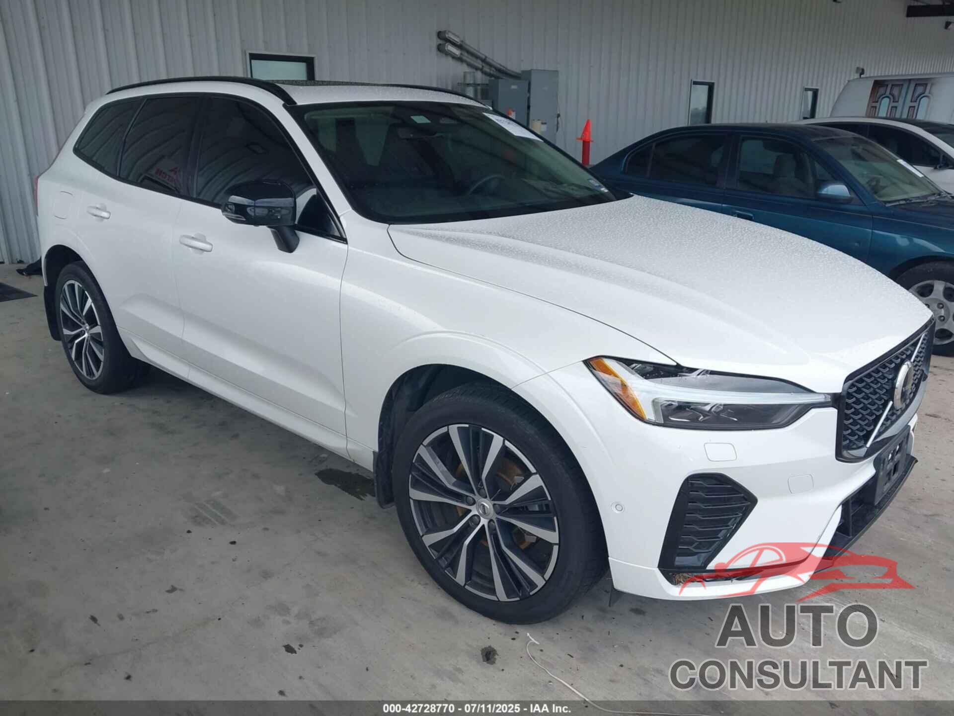 VOLVO XC60 2023 - YV4L12DWXP1301364