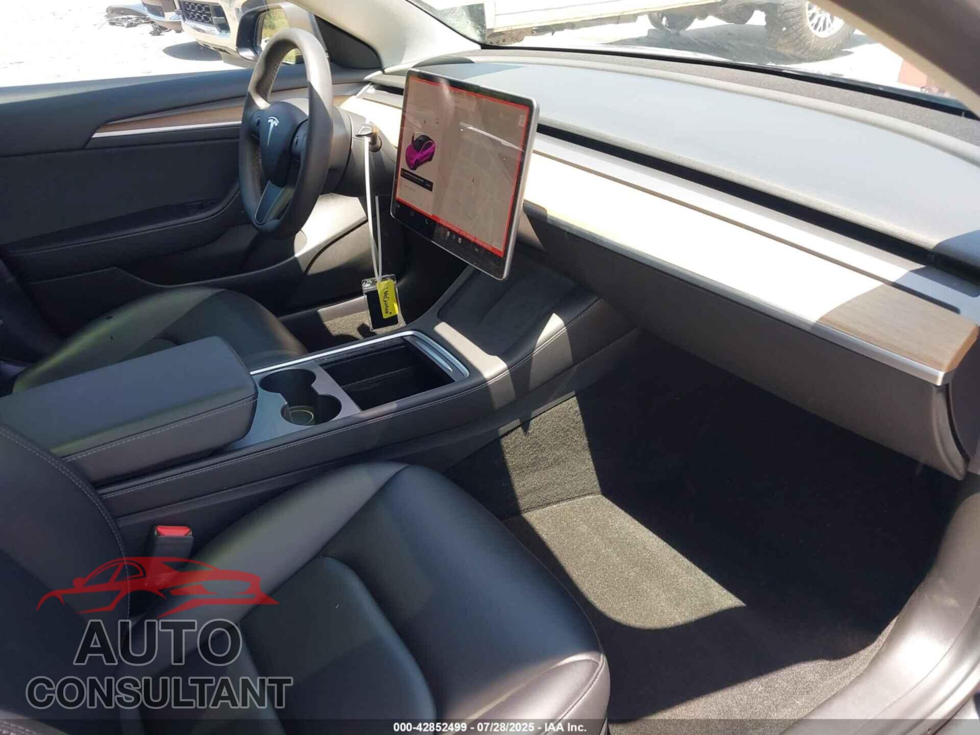 TESLA MODEL 3 2021 - 5YJ3E1EA5MF969029