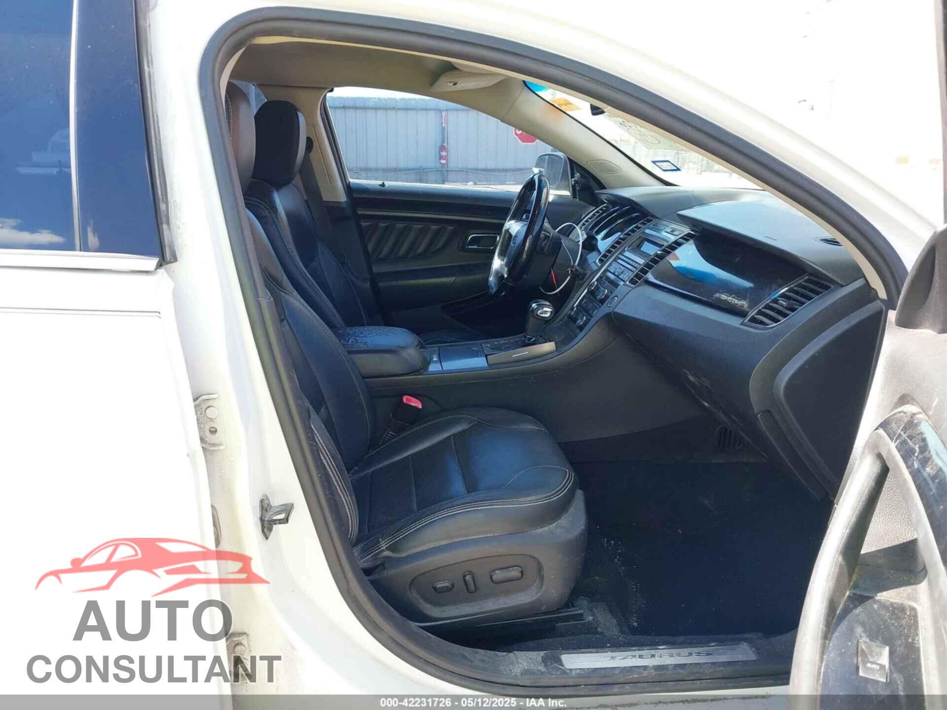 FORD TAURUS 2011 - 1FAHP2FW5BG151289