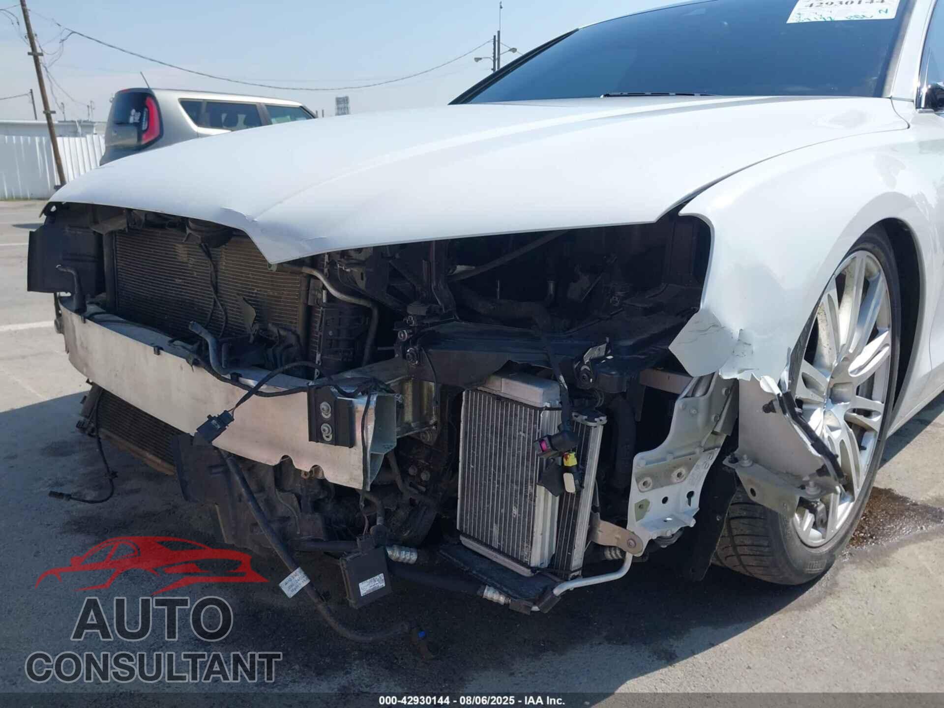 AUDI A8 L 2015 - WAU32AFD5FN001998
