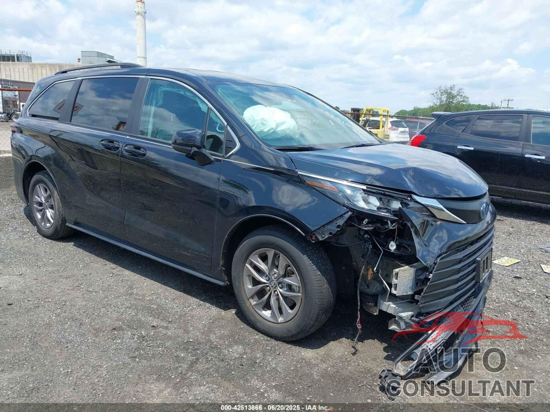 TOYOTA SIENNA 2024 - 5TDKRKEC1RS186154