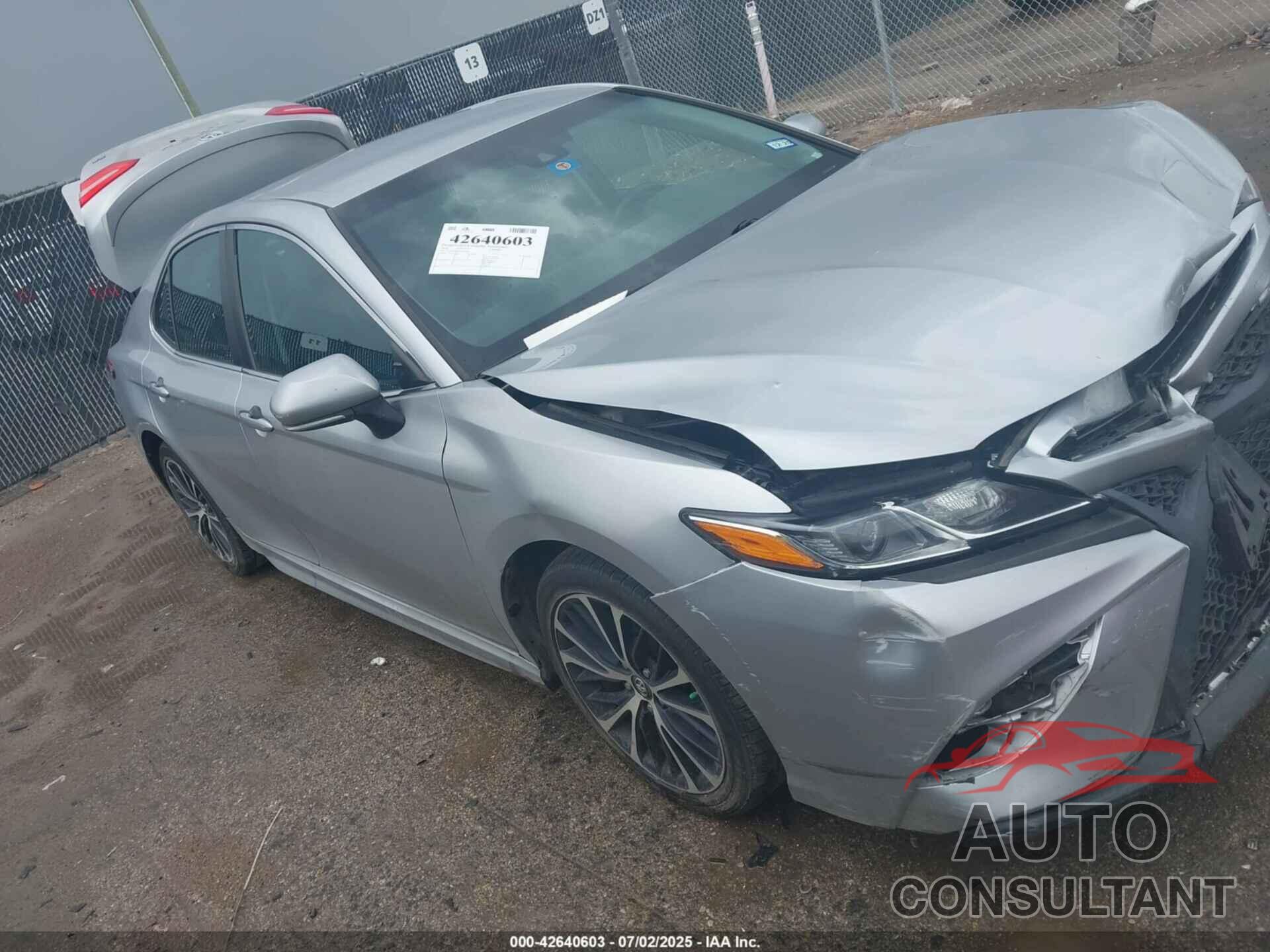 TOYOTA CAMRY 2018 - 4T1B11HKXJU564360