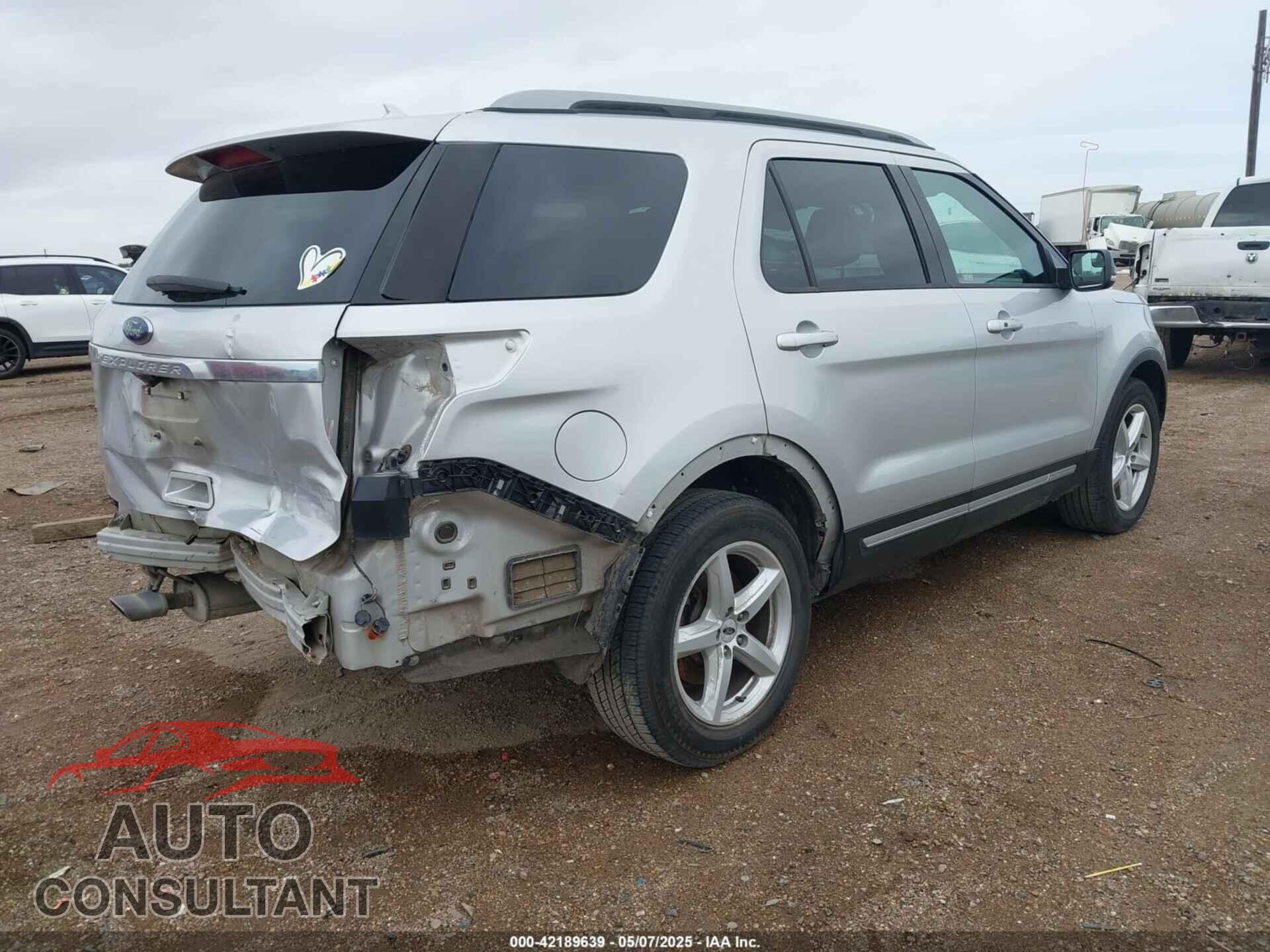FORD EXPLORER 2018 - 1FM5K7D88JGB88909