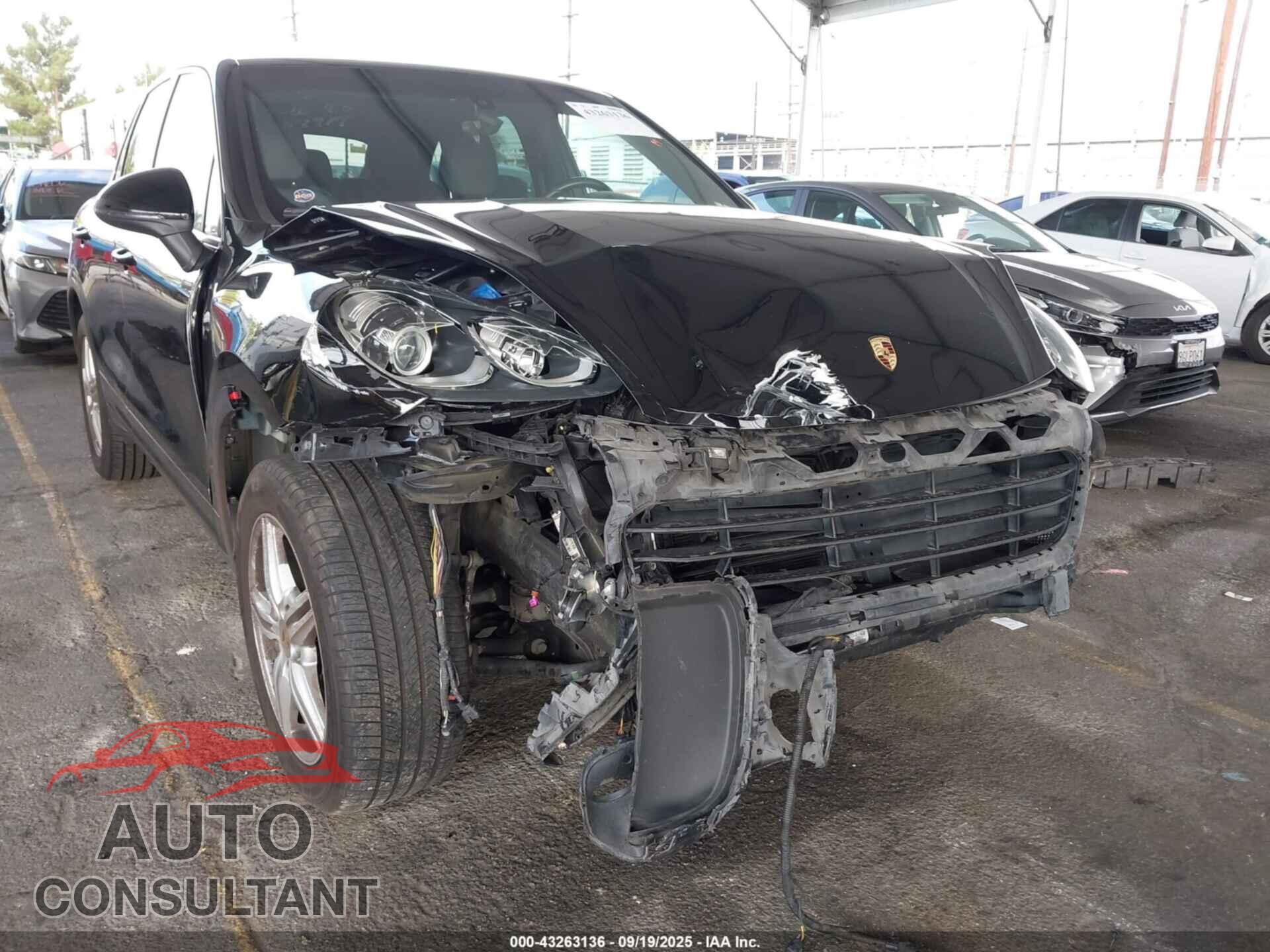 PORSCHE CAYENNE 2016 - WP1AA2A22GLA03311