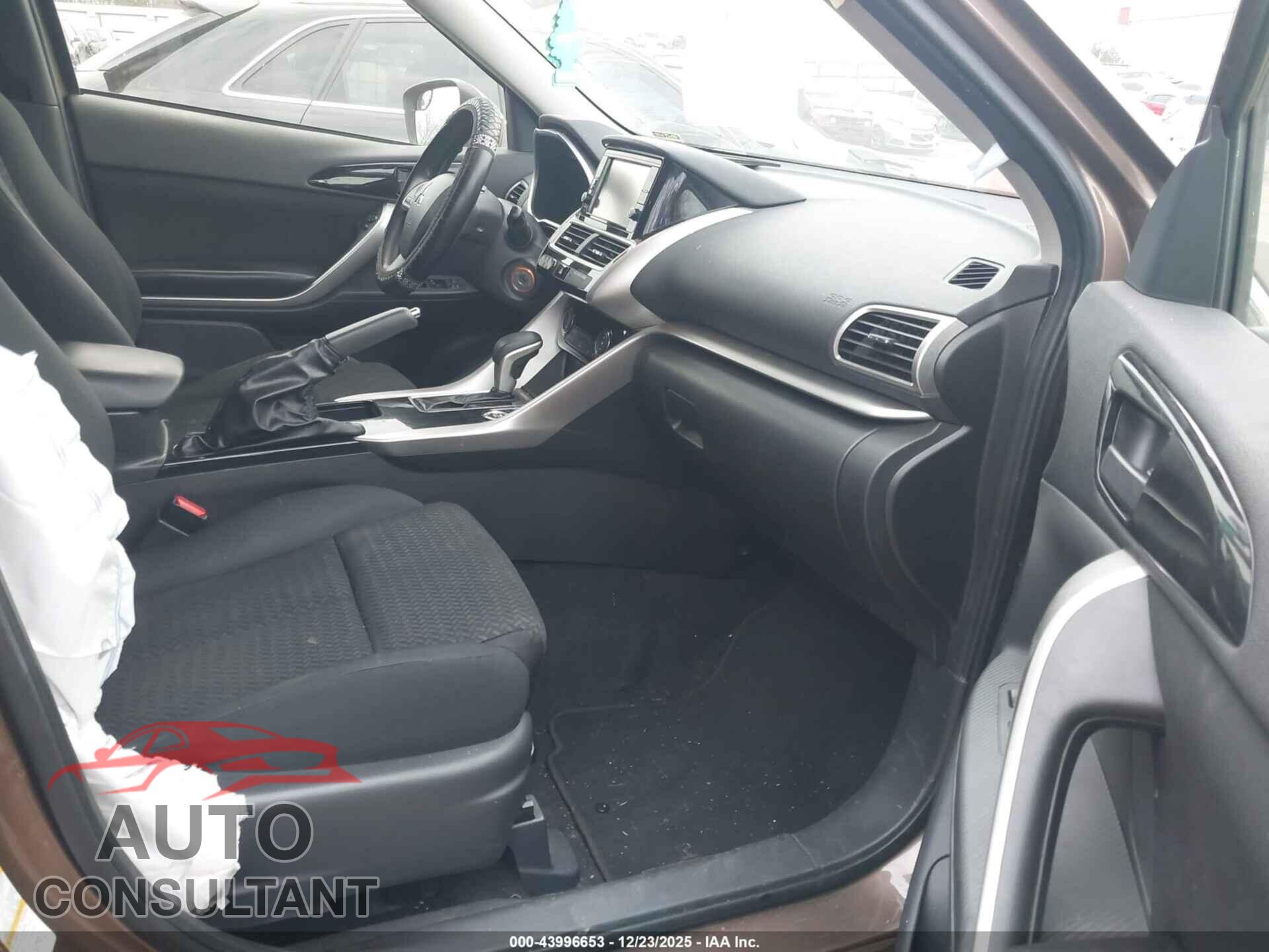 MITSUBISHI ECLIPSE CROSS 2020 - JA4AT3AA0LZ015208