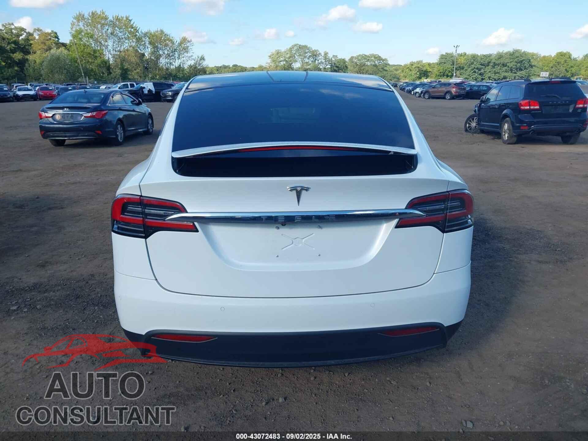 TESLA MODEL X 2017 - 5YJXCDE27HF040404