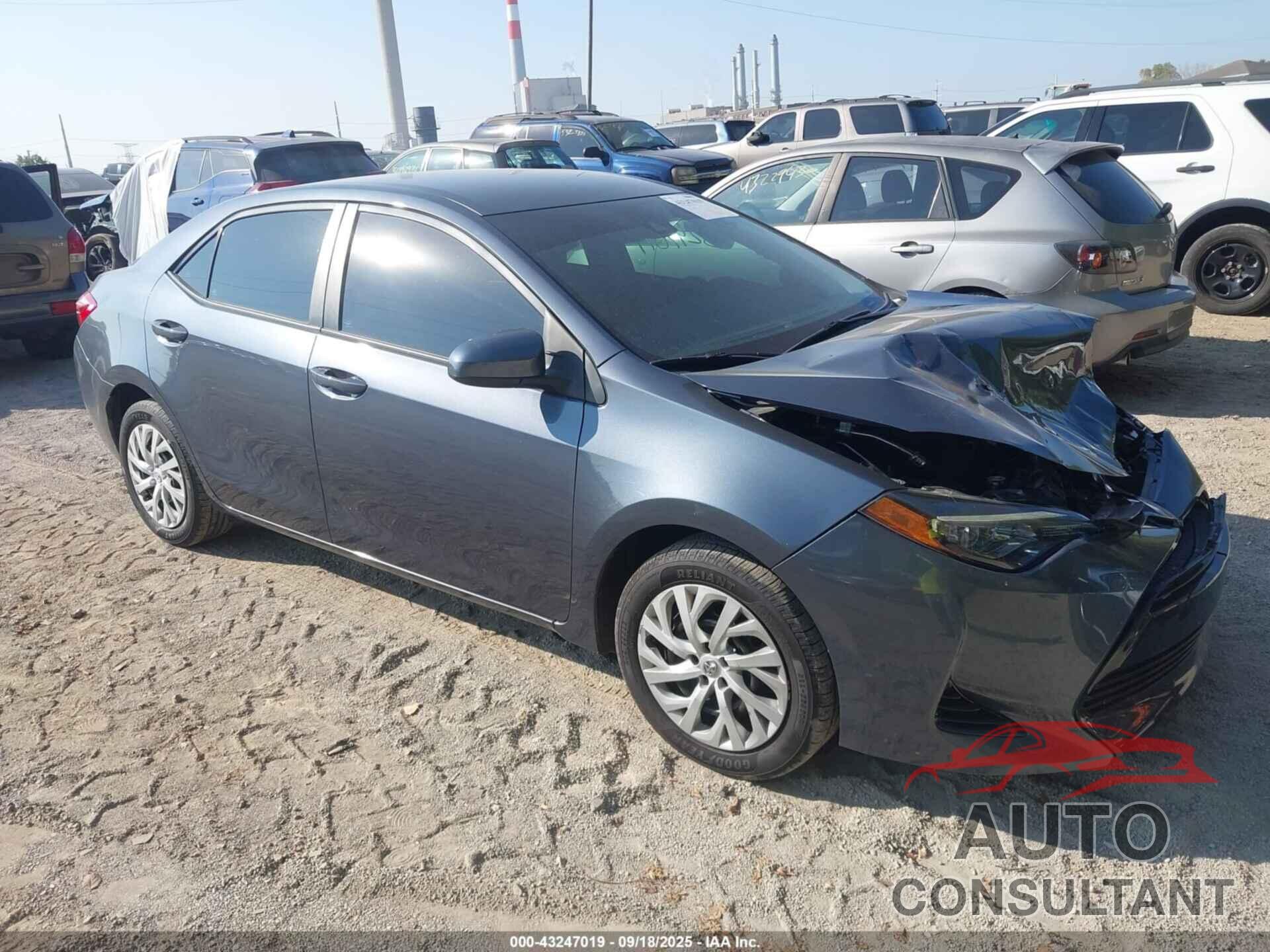 TOYOTA COROLLA 2018 - 5YFBURHE9JP812860