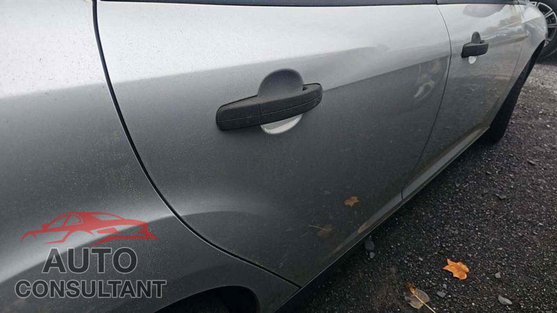 FORD FOCUS 2016 - 1FADP3E25GL298455