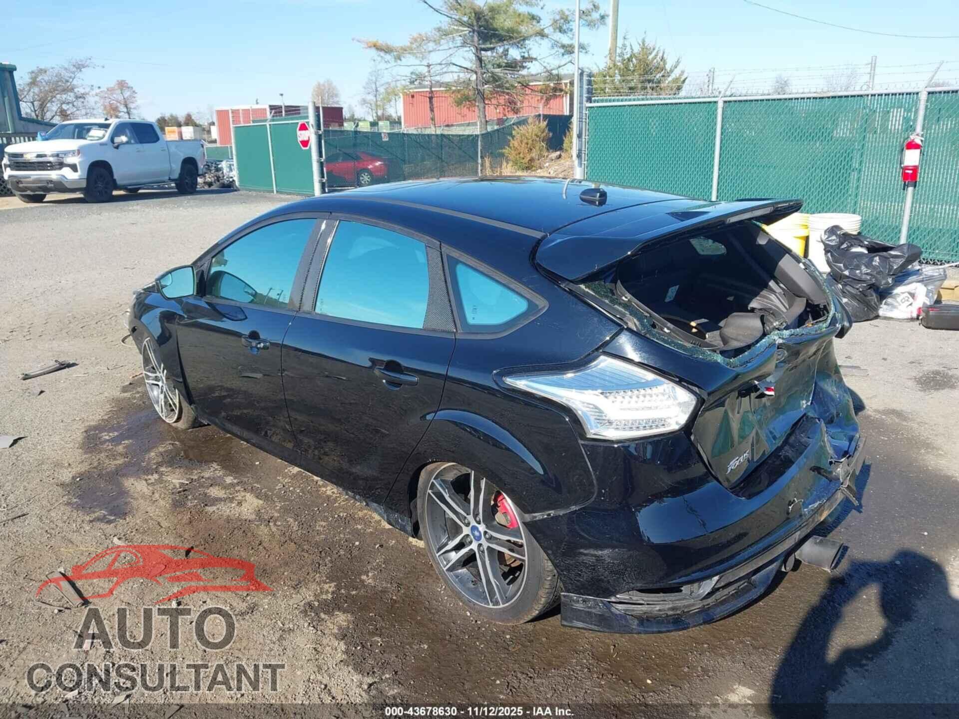 FORD FOCUS ST 2017 - 1FADP3L97HL306461