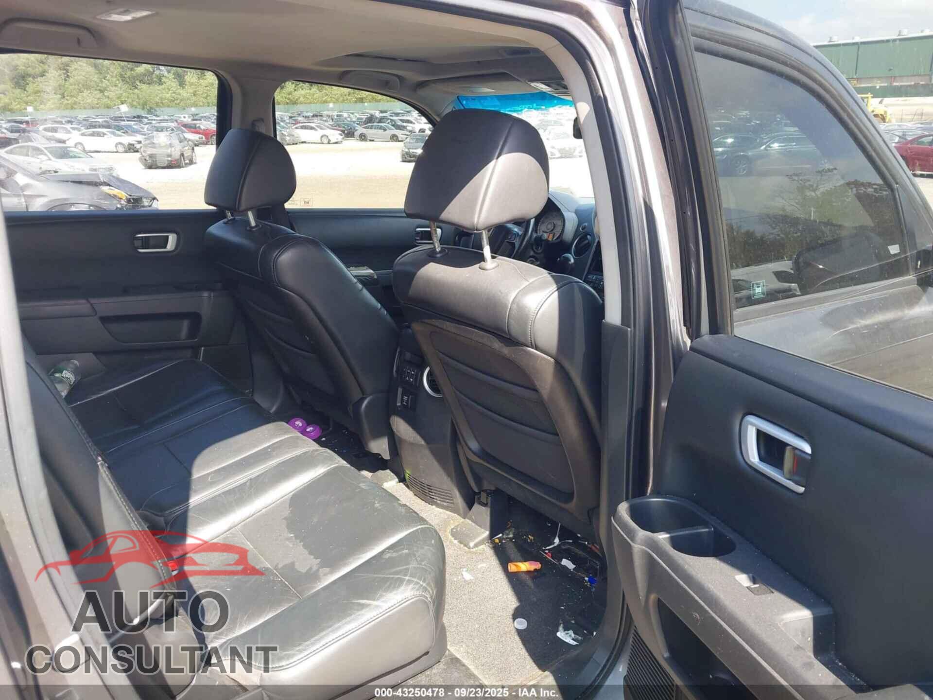 HONDA PILOT 2011 - 5FNYF4H52BB044661