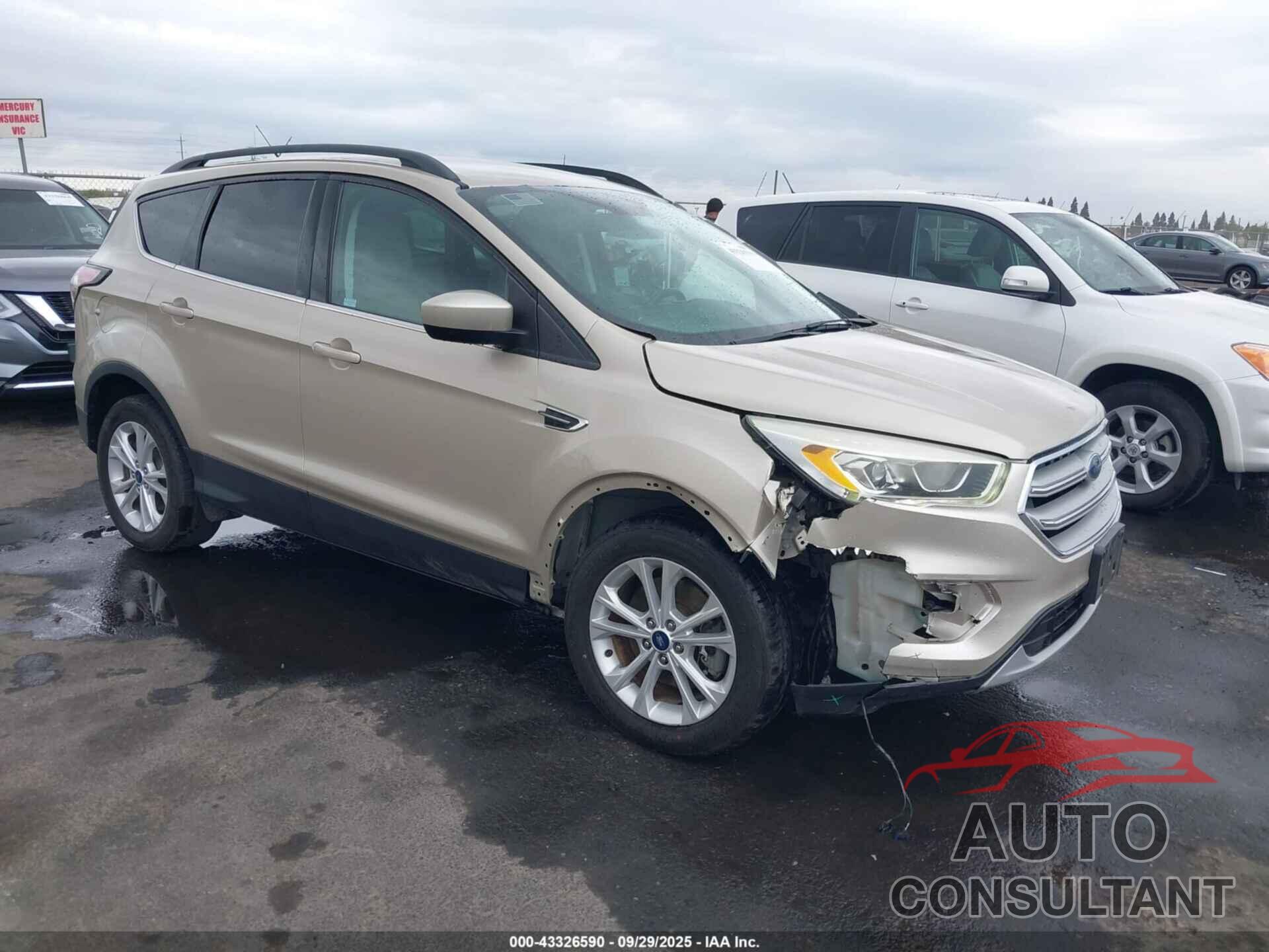 FORD ESCAPE 2017 - 1FMCU9G98HUA25769