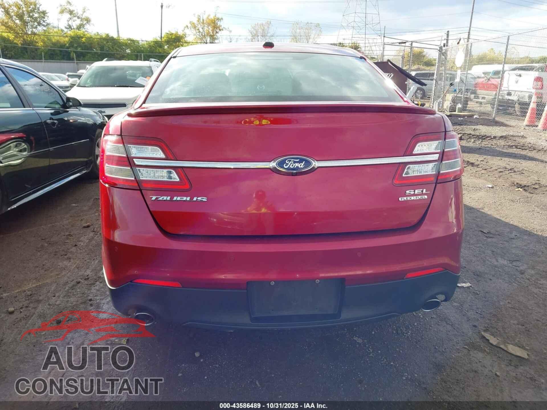 FORD TAURUS 2015 - 1FAHP2E80FG143707
