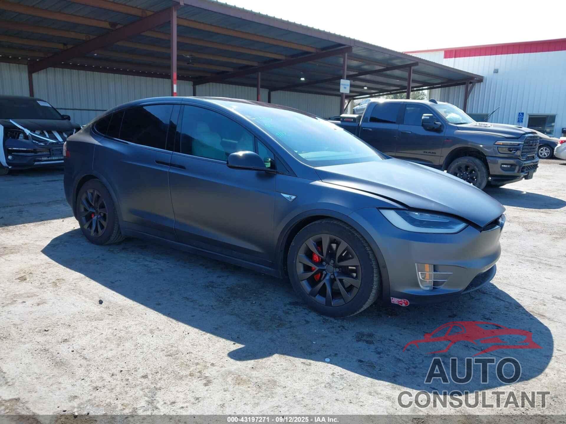 TESLA MODEL X 2016 - 5YJXCBE41GF003644