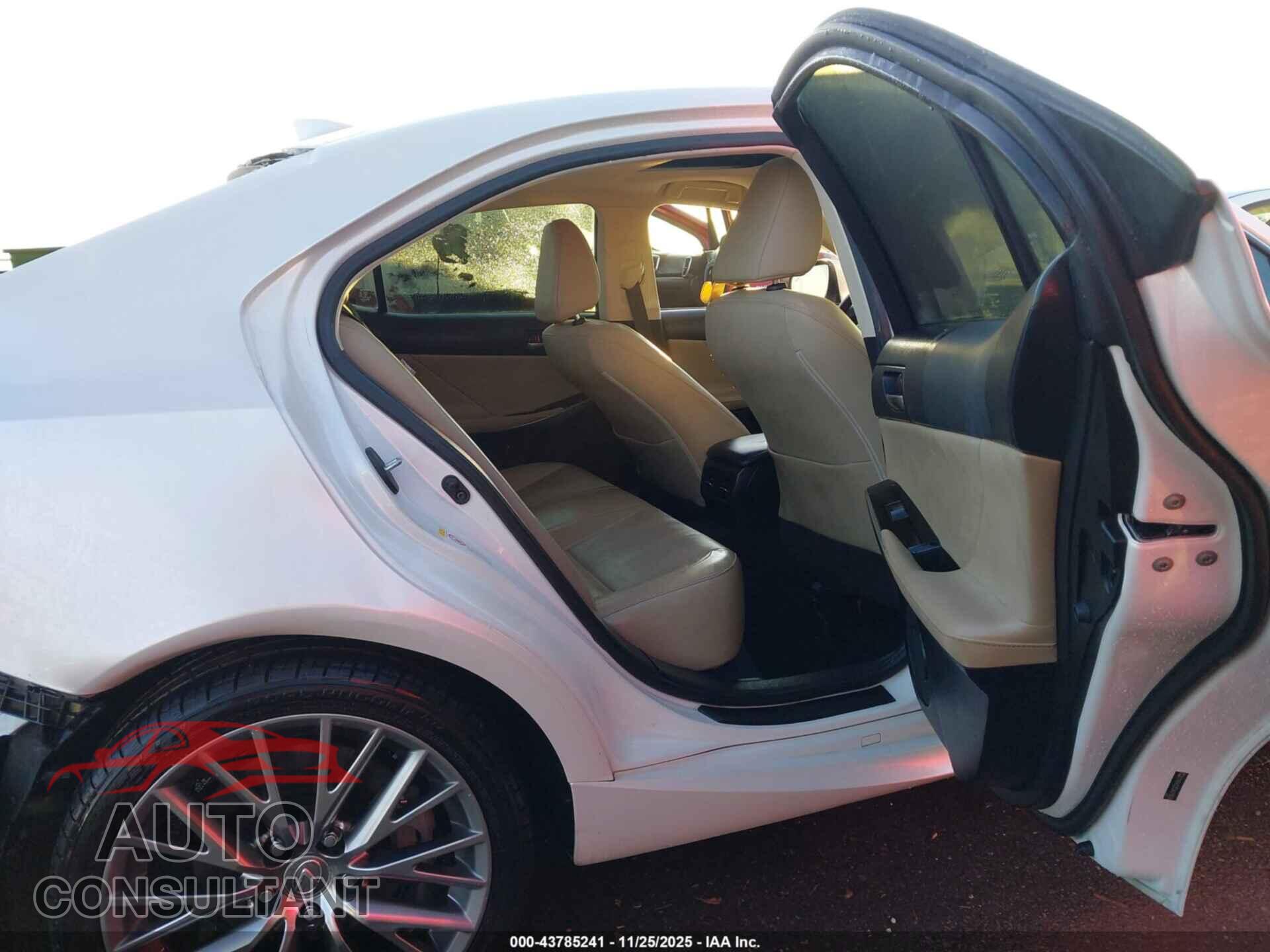 LEXUS IS 300 2018 - JTHBA1D20J5074206