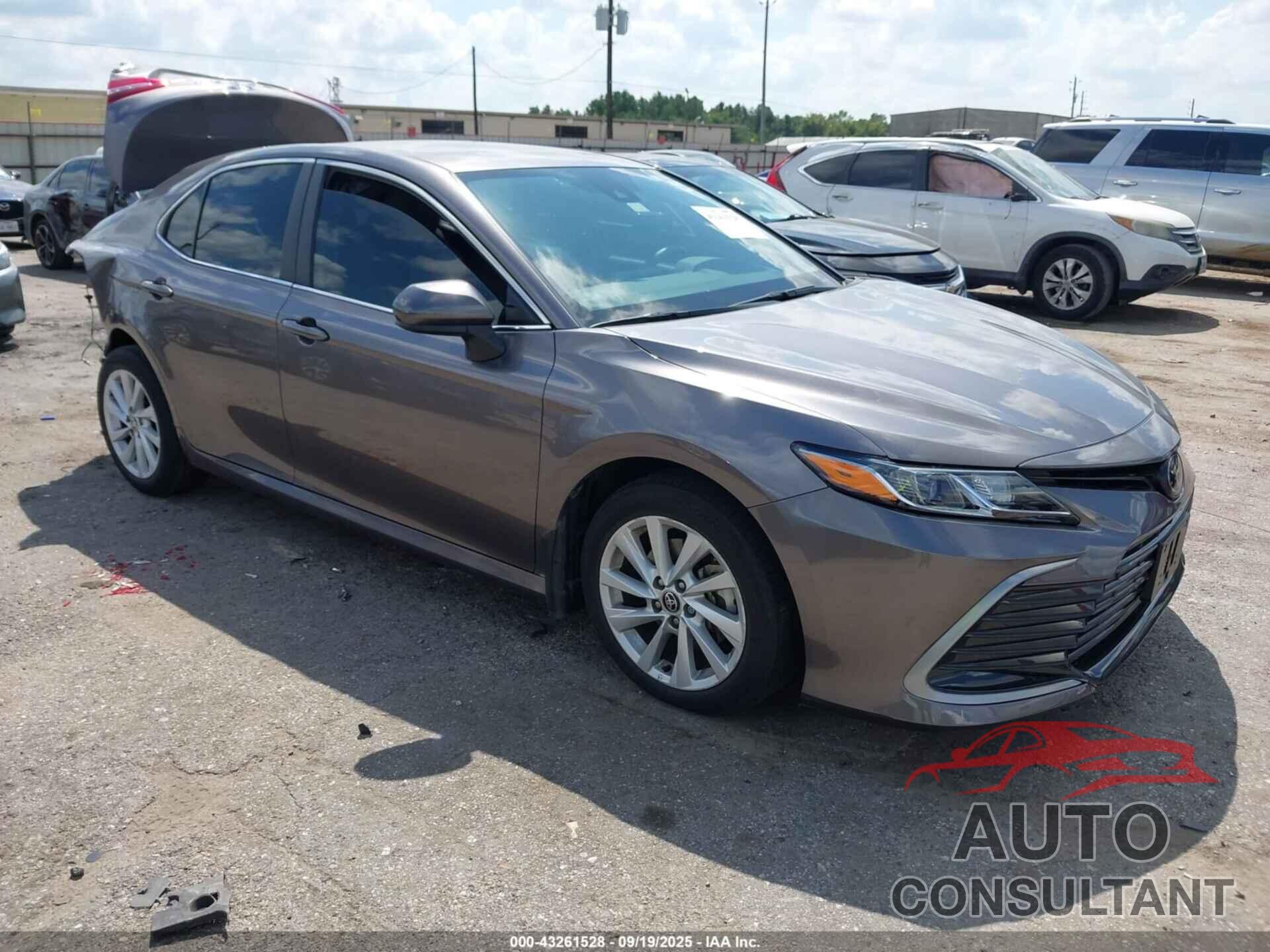 TOYOTA CAMRY 2024 - 4T1C11AK6RU228912