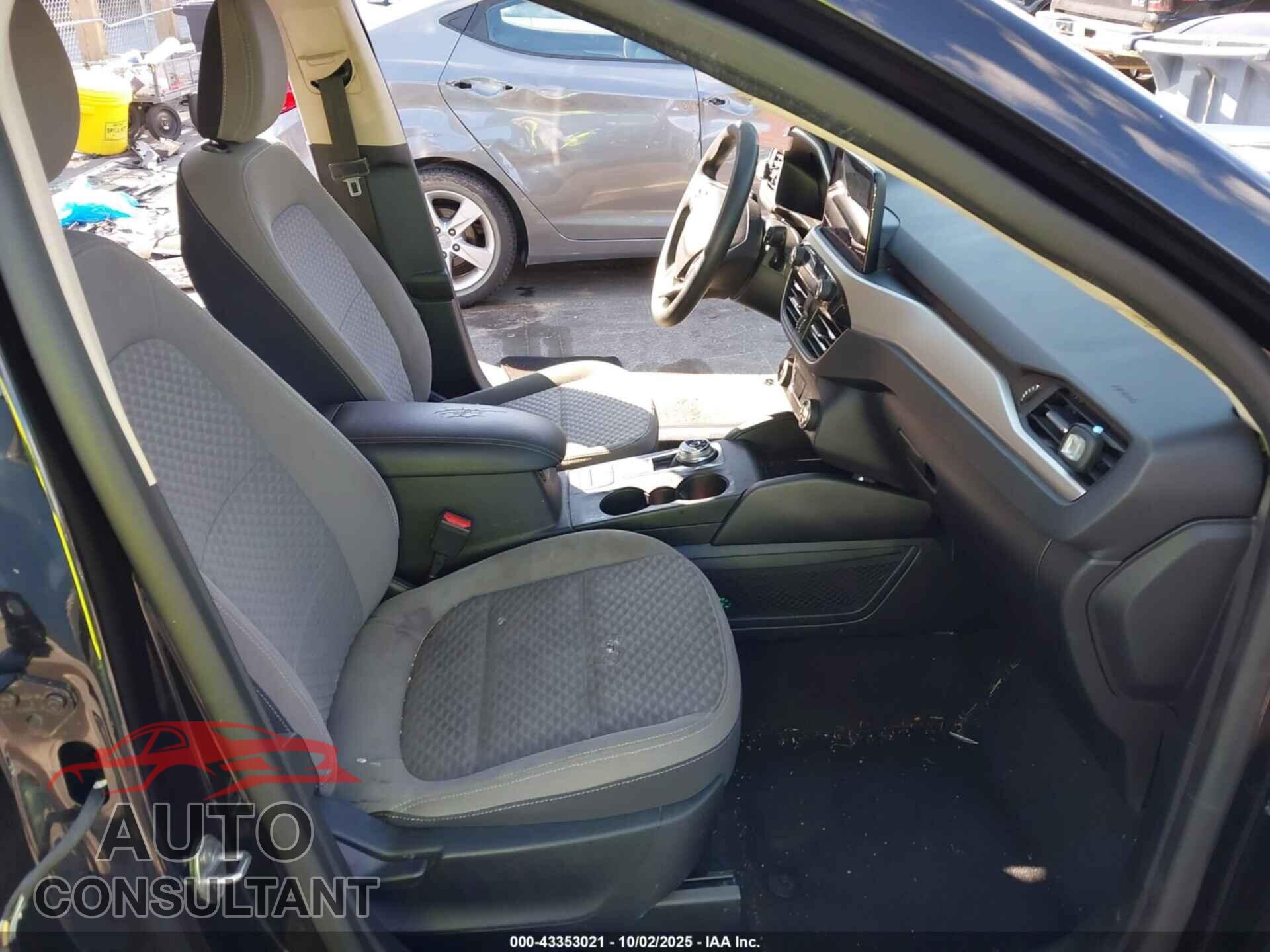FORD ESCAPE 2020 - 1FMCU0G63LUA92029