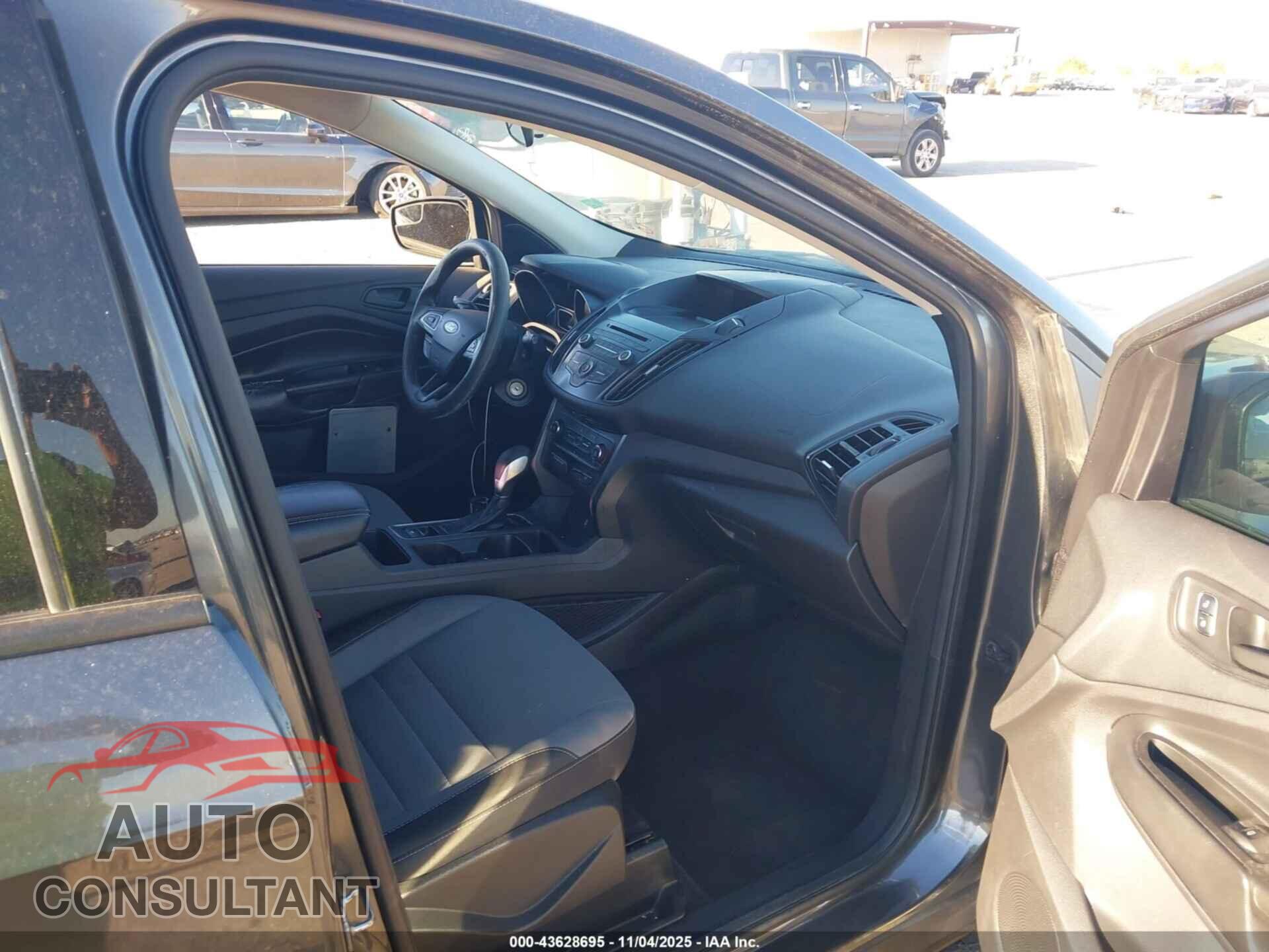 FORD ESCAPE 2017 - 1FMCU0F71HUE93368