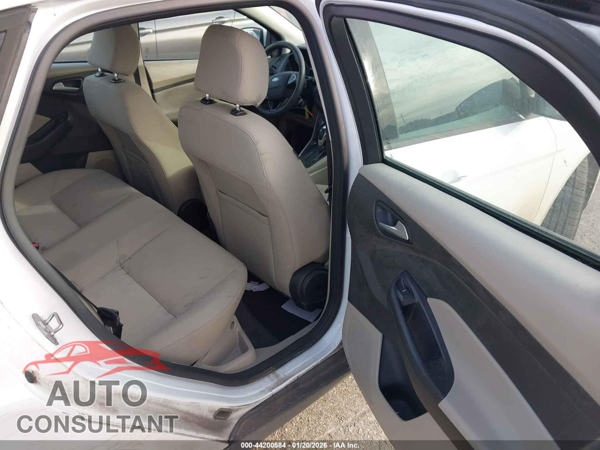 FORD FOCUS 2016 - 1FADP3F23GL285606