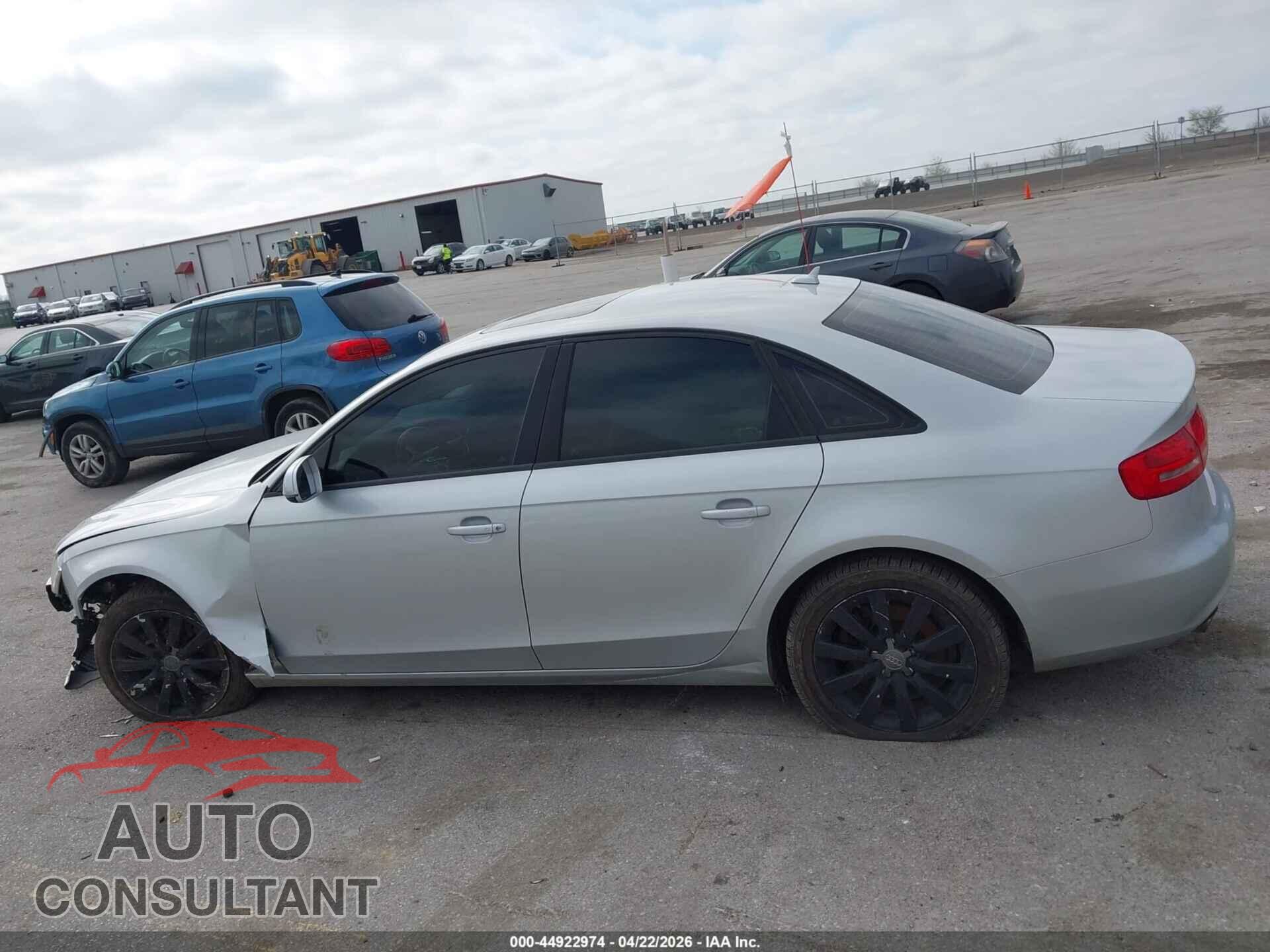 AUDI A4 2013 - WAUDFAFL4DN043639