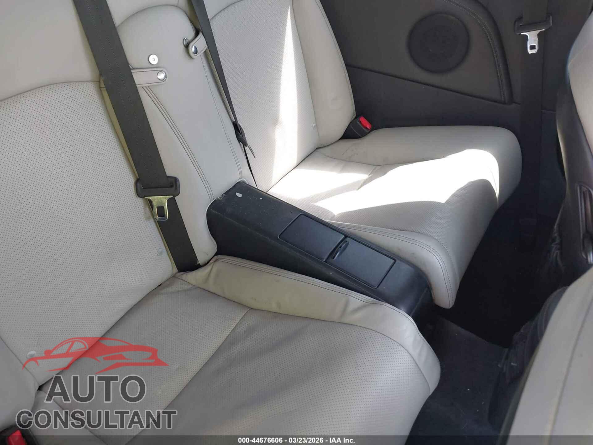 LEXUS IS 250C 2011 - JTHFF2C2XB2519094